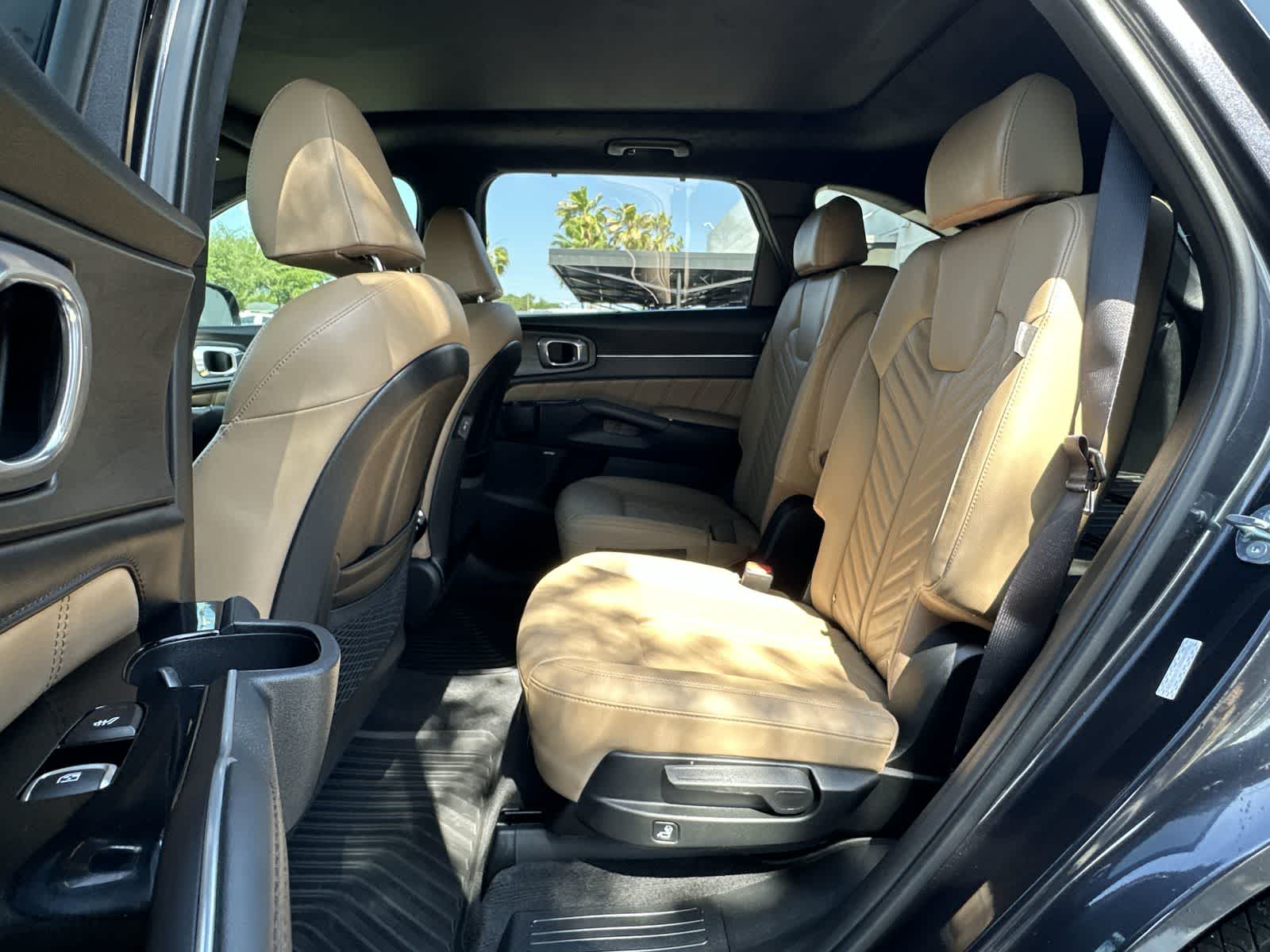 Thumbnail: 2025 Kia Sorento - 4