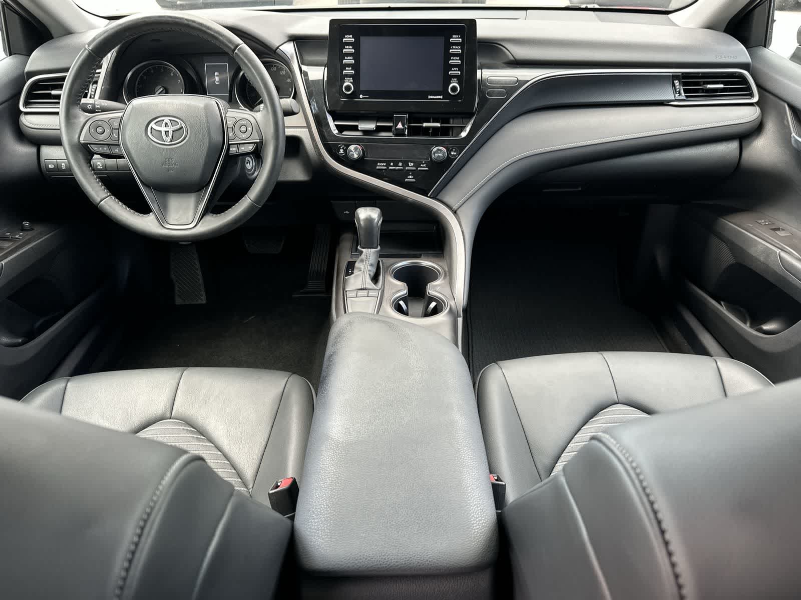 Thumbnail: 2022 Toyota Camry - 10