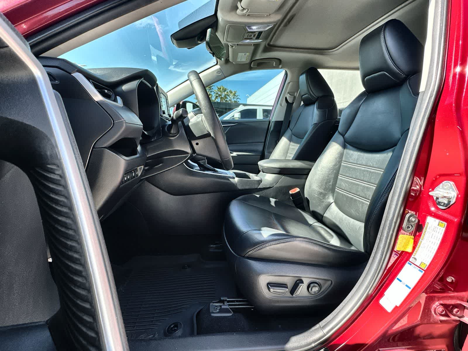 Thumbnail: 2021 Toyota RAV4 - 3