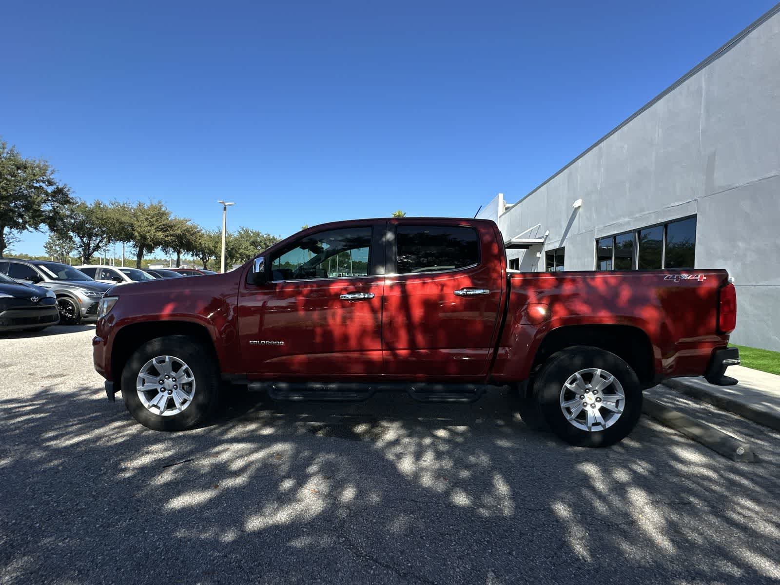 Thumbnail: 2016 Chevrolet Colorado - 3