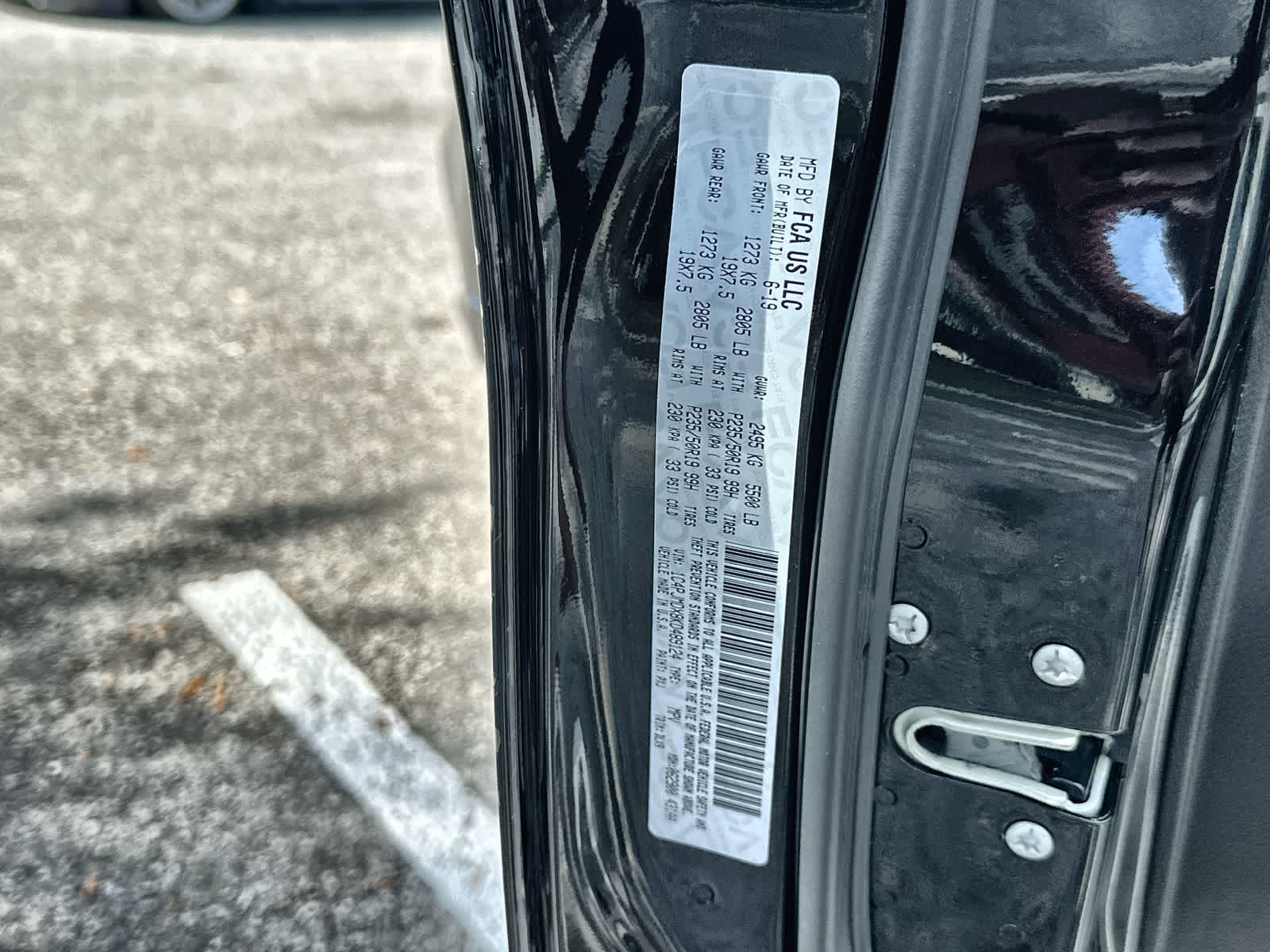 Thumbnail: 2019 Jeep Cherokee - 21