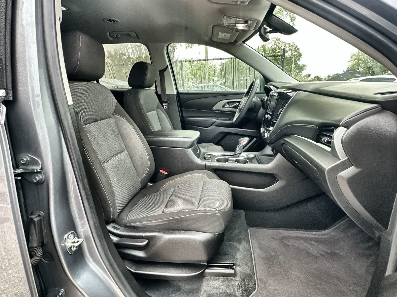 Thumbnail: 2021 Chevrolet Traverse - 9