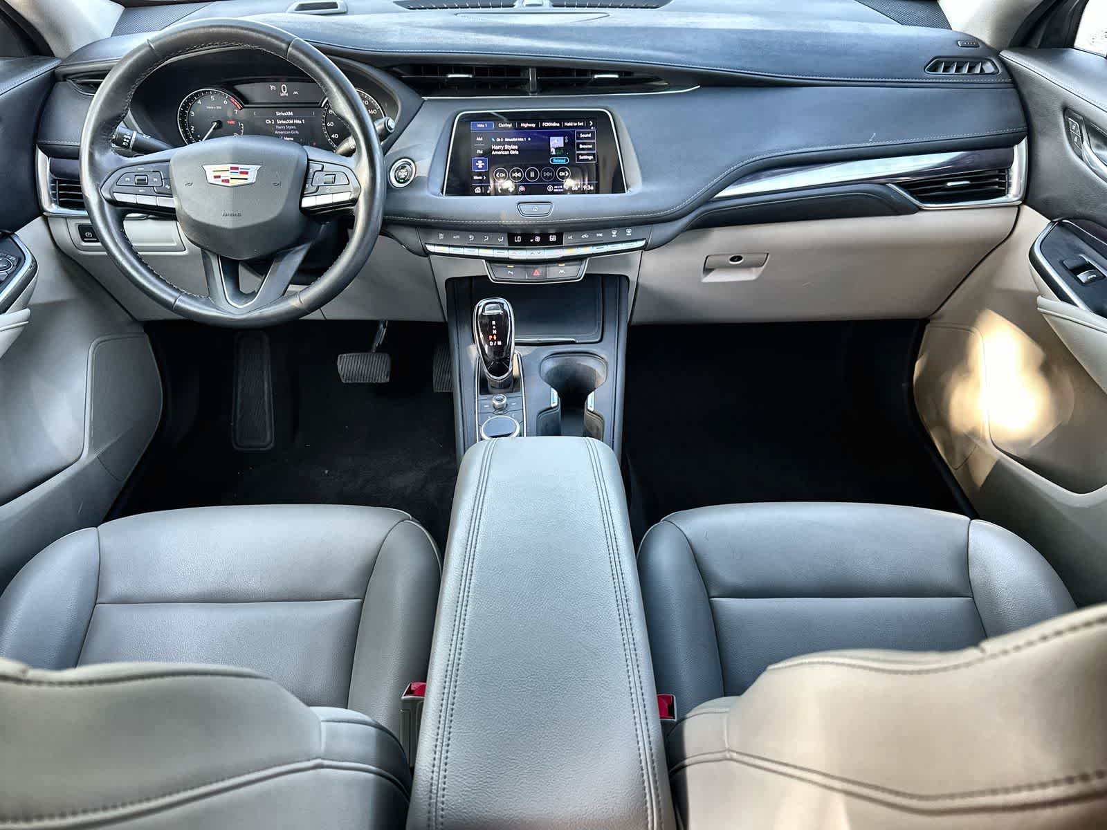 Thumbnail: 2022 Cadillac XT4 - 19