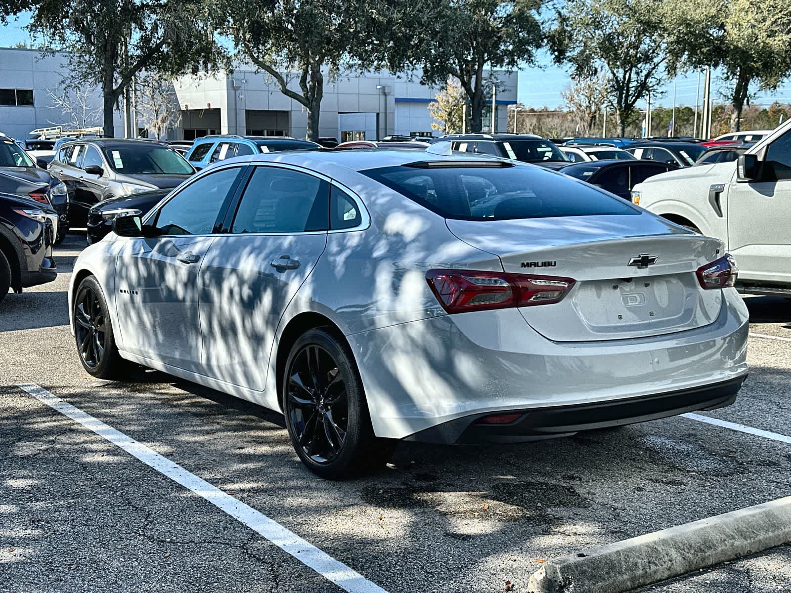 Thumbnail: 2023 Chevrolet Malibu - 4