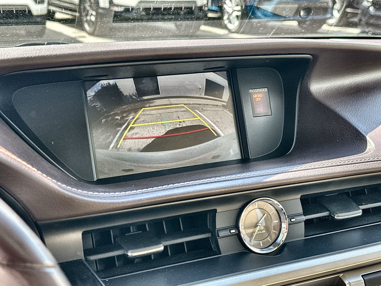 Thumbnail: 2018 Lexus ES - 27