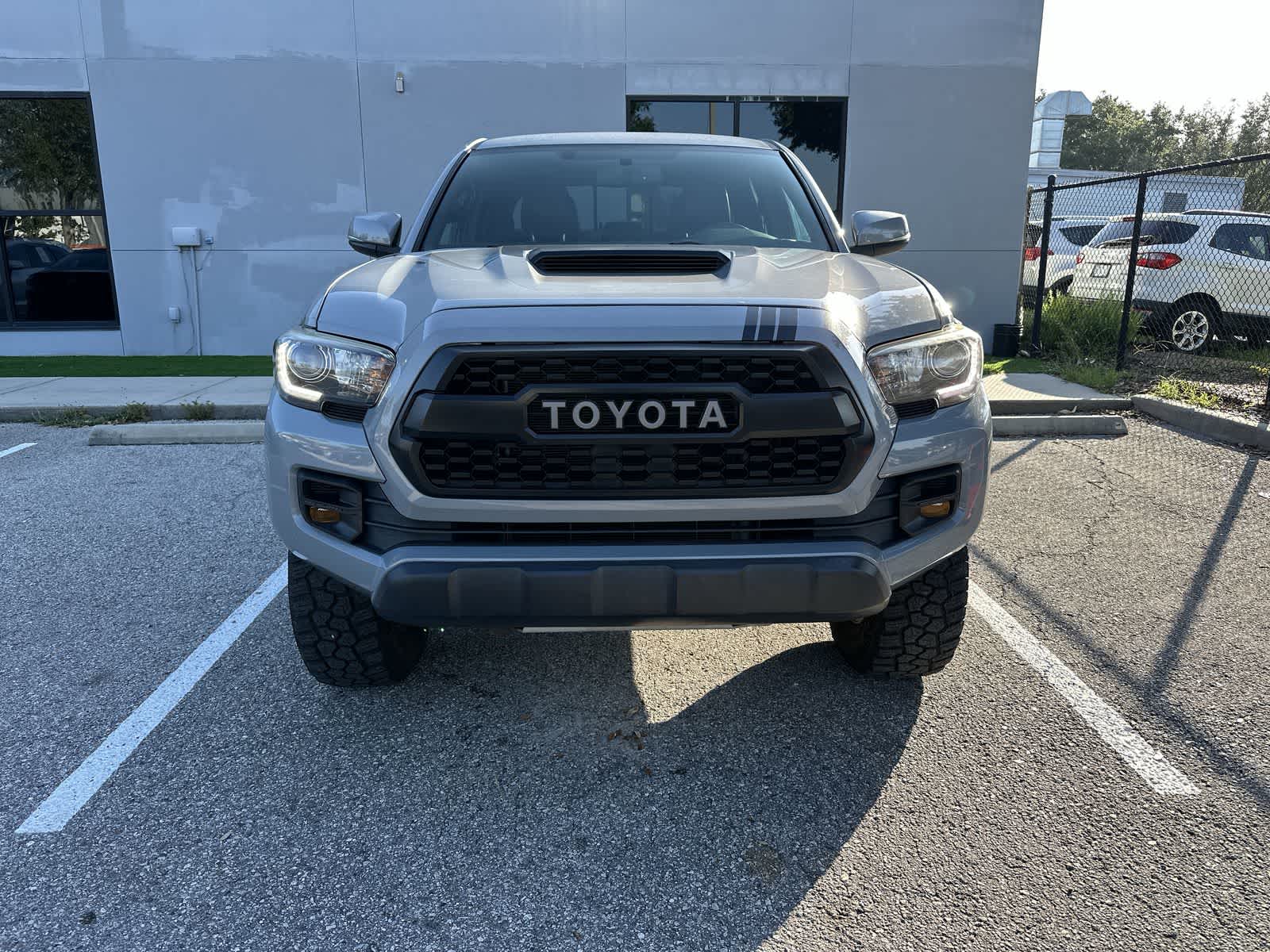 Thumbnail: 2017 Toyota Tacoma - 12