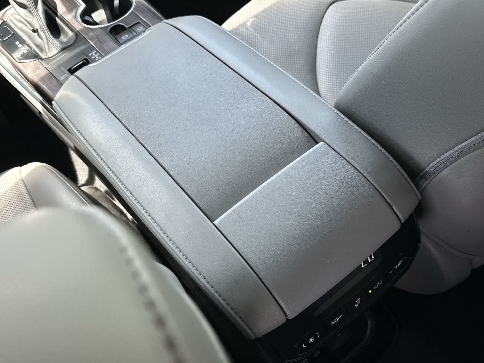 Thumbnail: 2021 Toyota Highlander - 16