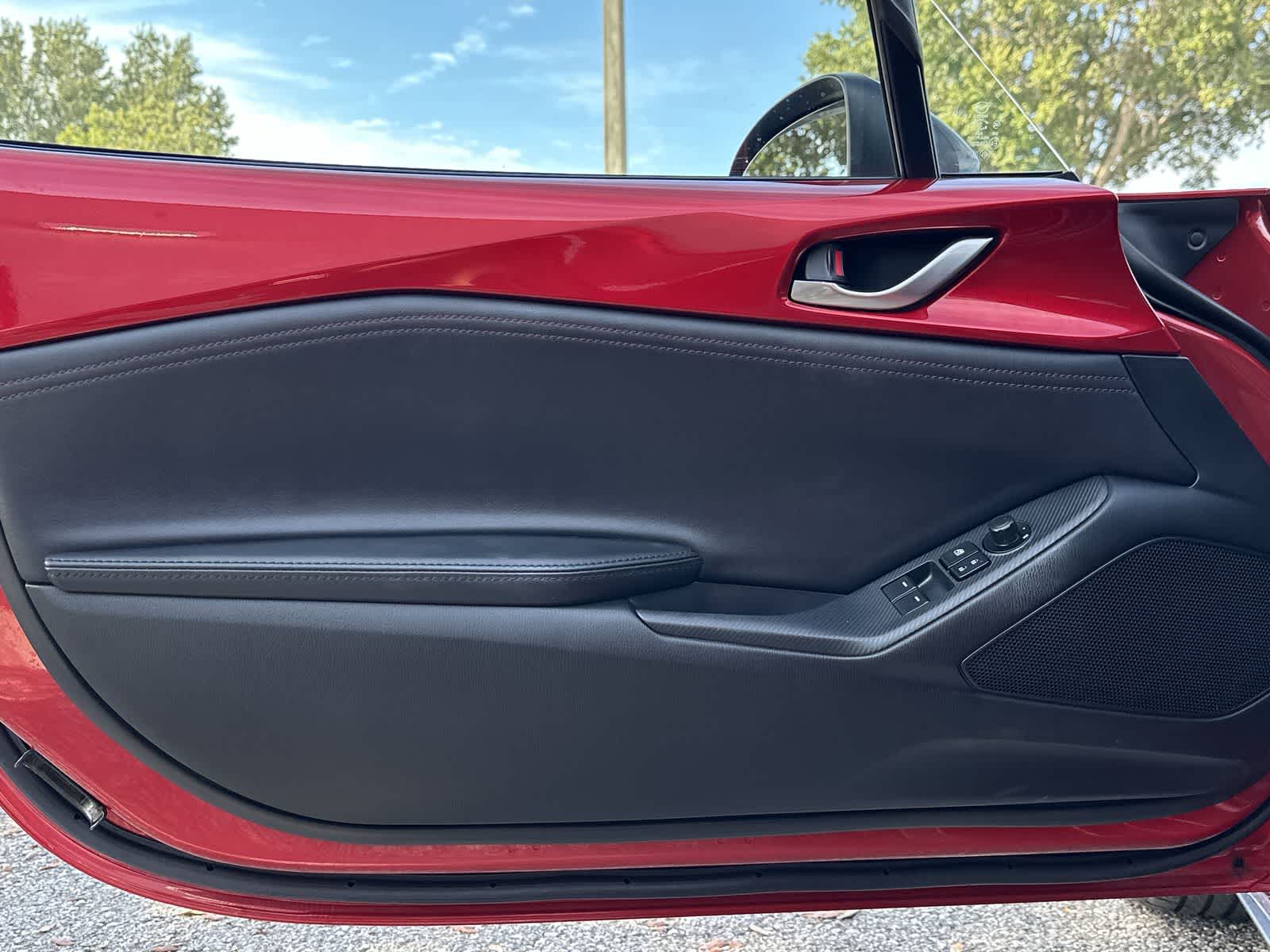 Thumbnail: 2016 Mazda MX-5 Miata - 12