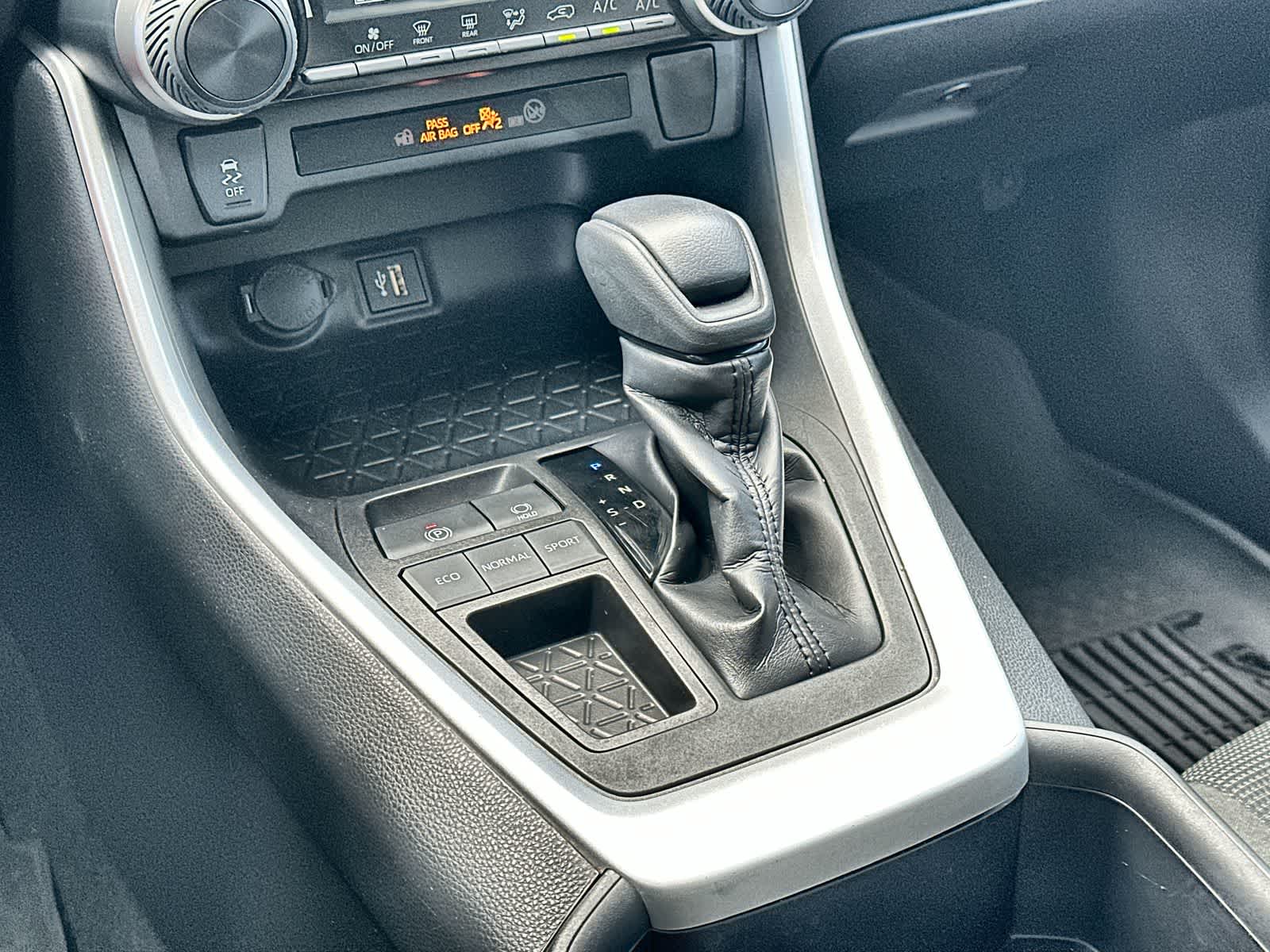 Thumbnail: 2023 Toyota RAV4 - 16