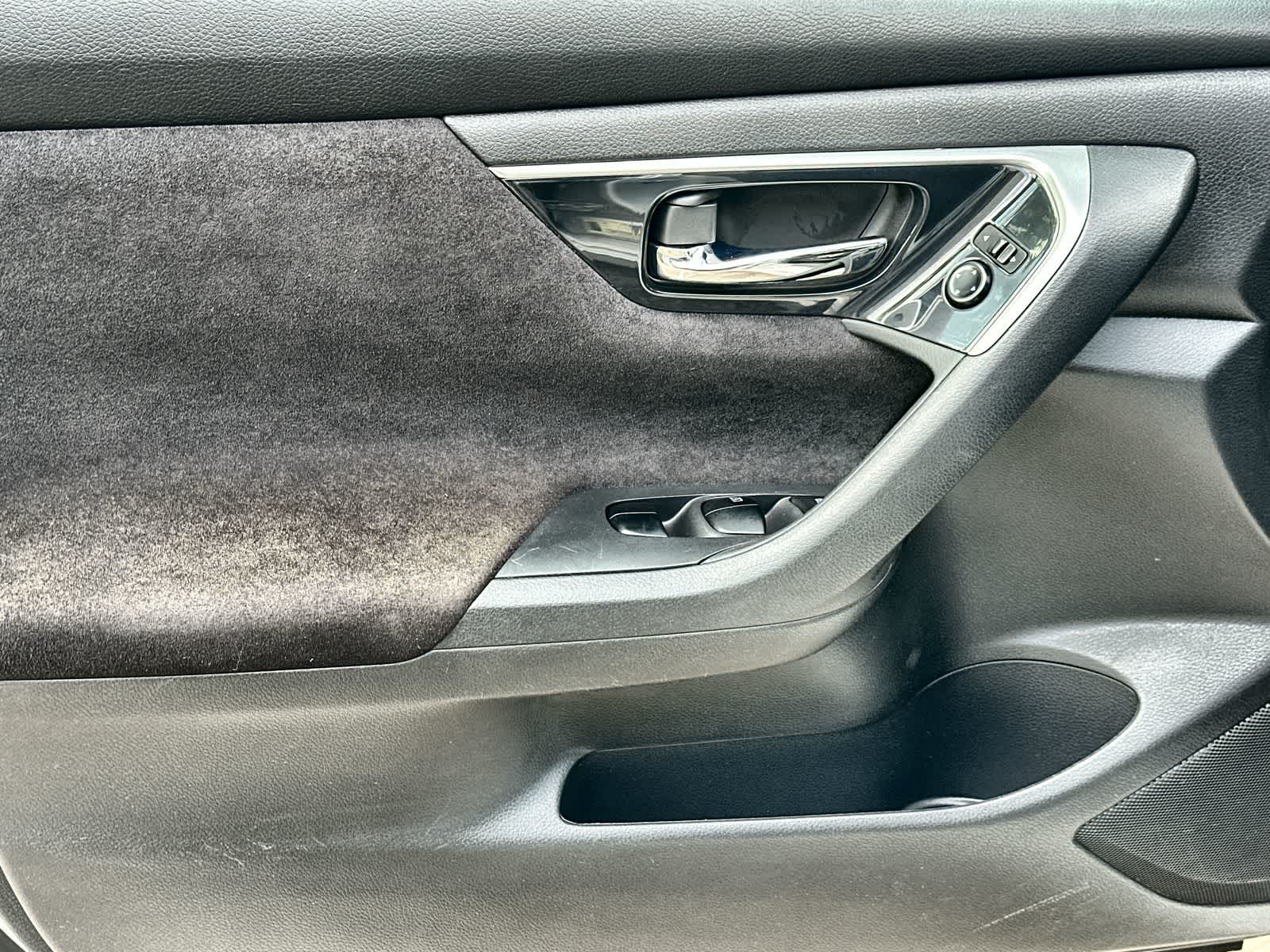 Thumbnail: 2013 Nissan Altima - 28