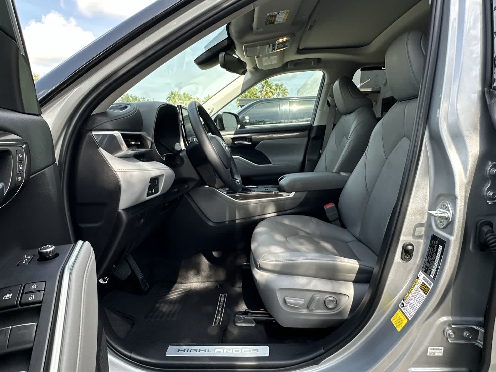 Thumbnail: 2023 Toyota Highlander - 2