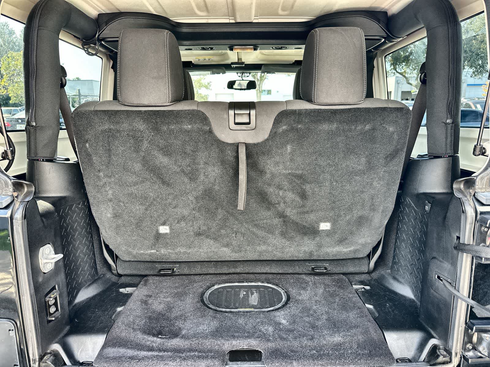 Thumbnail: 2015 Jeep Wrangler - 19