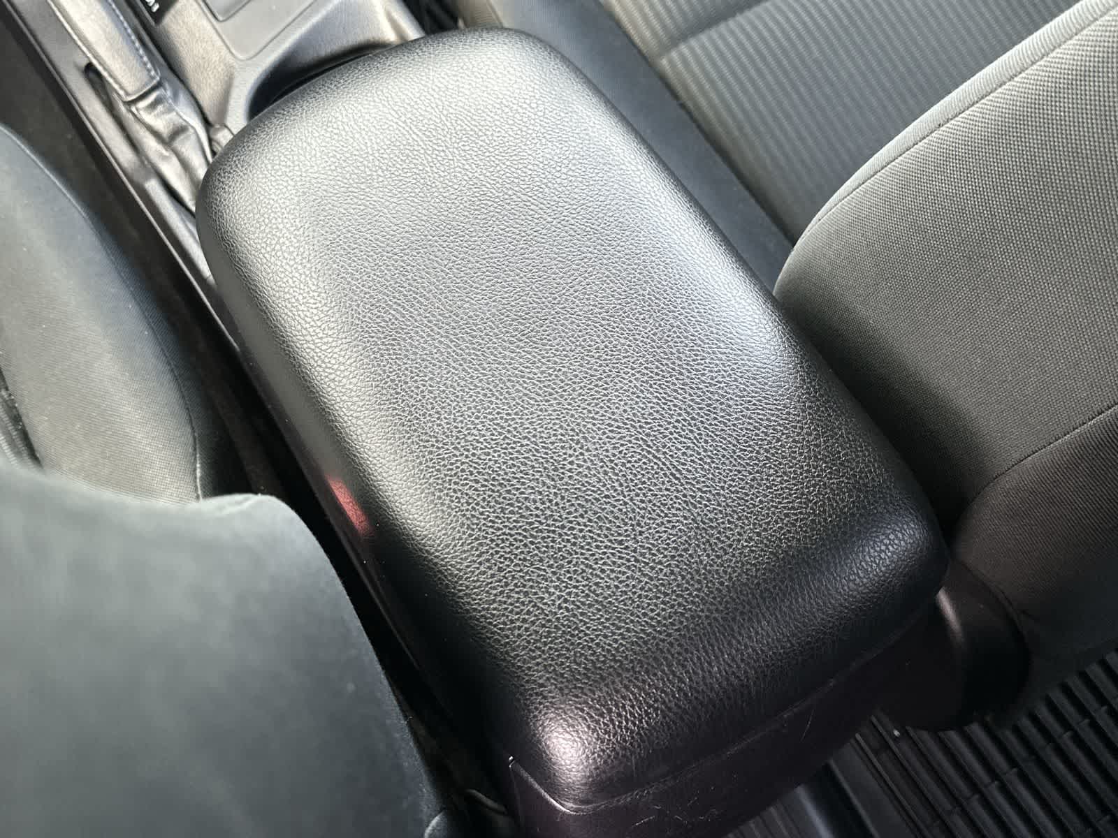 Thumbnail: 2017 Toyota RAV4 - 18