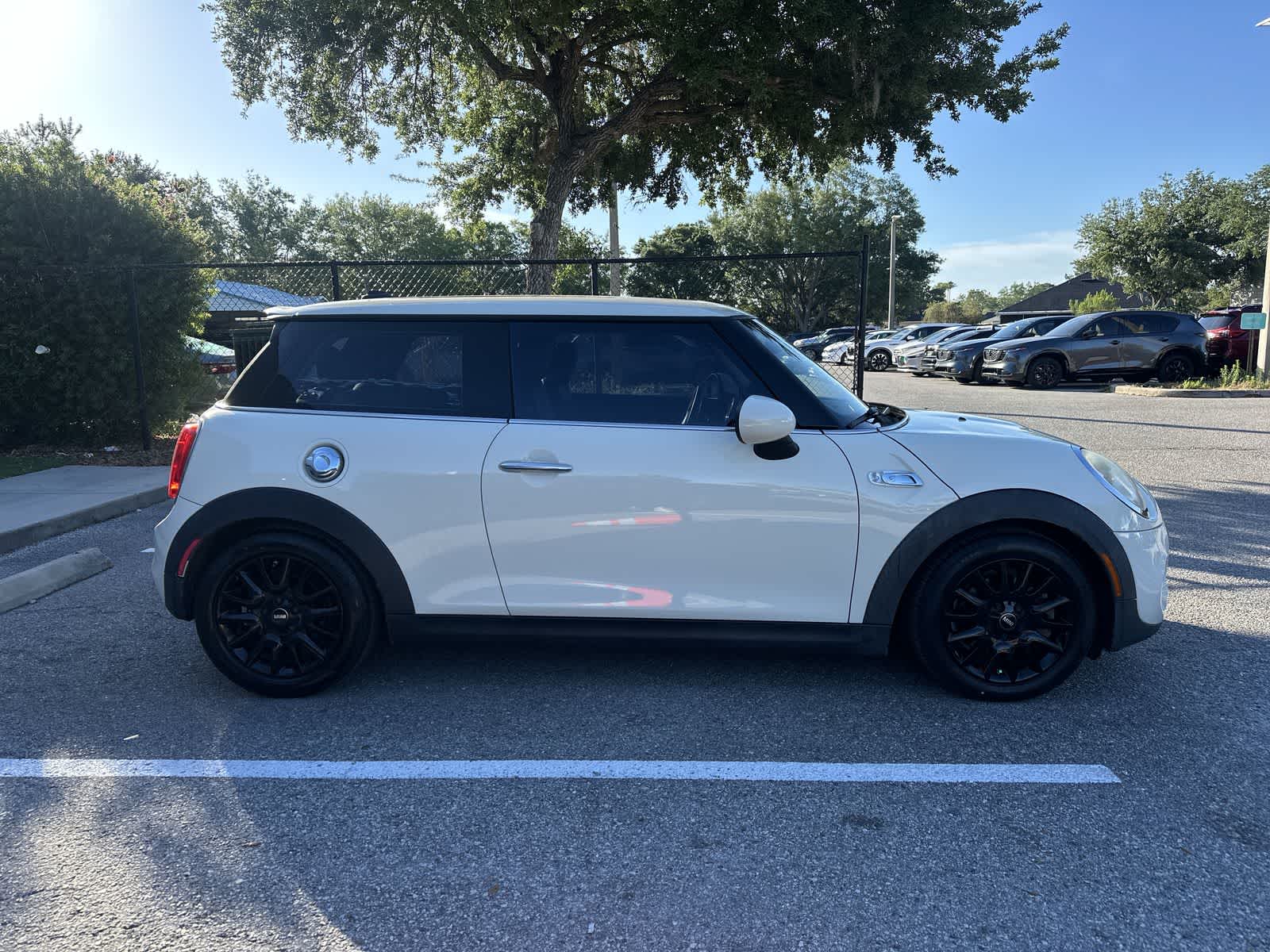 Thumbnail: 2014 MINI Cooper Hardtop - 10