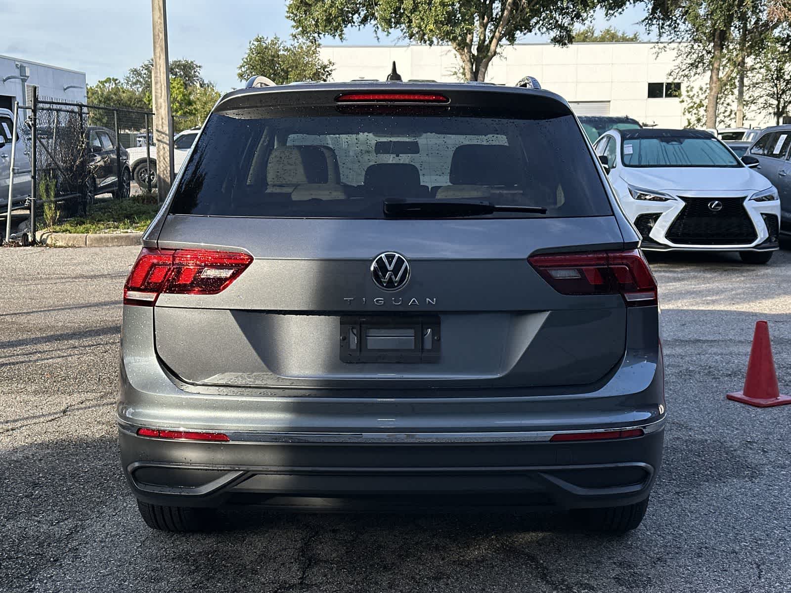 Thumbnail: 2022 Volkswagen Tiguan - 5