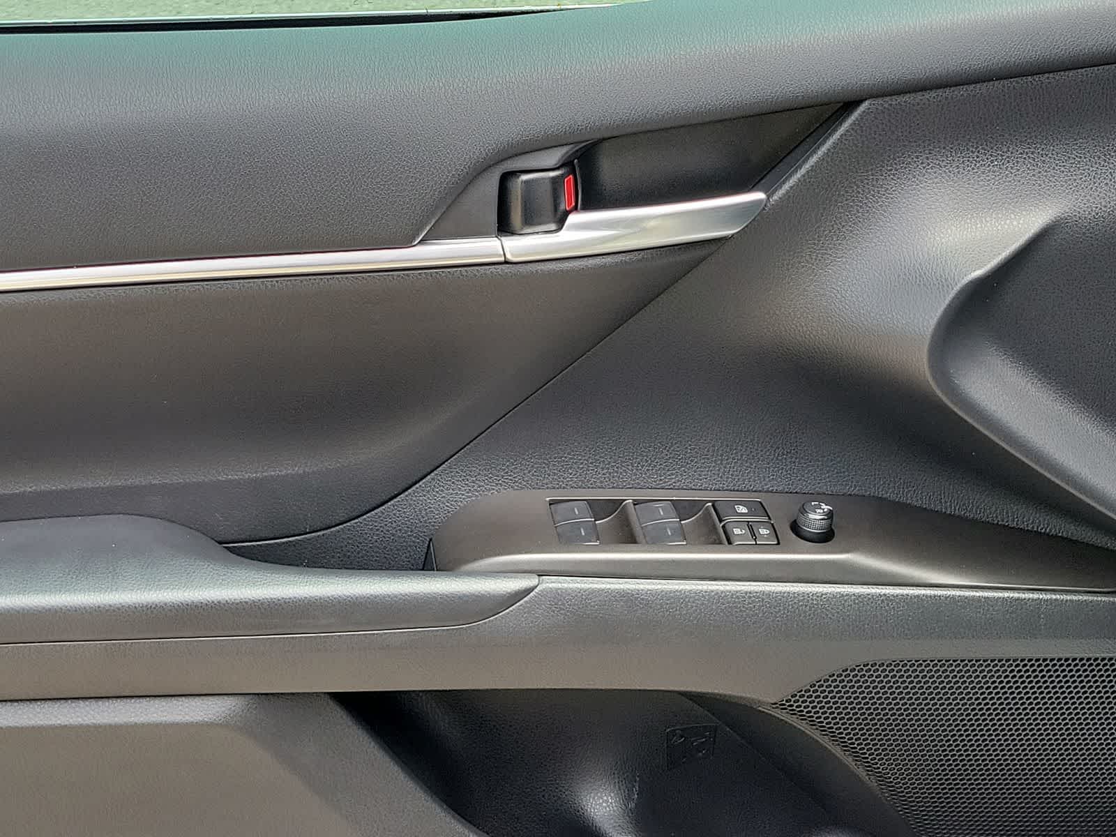 2024 Toyota Camry SE 18