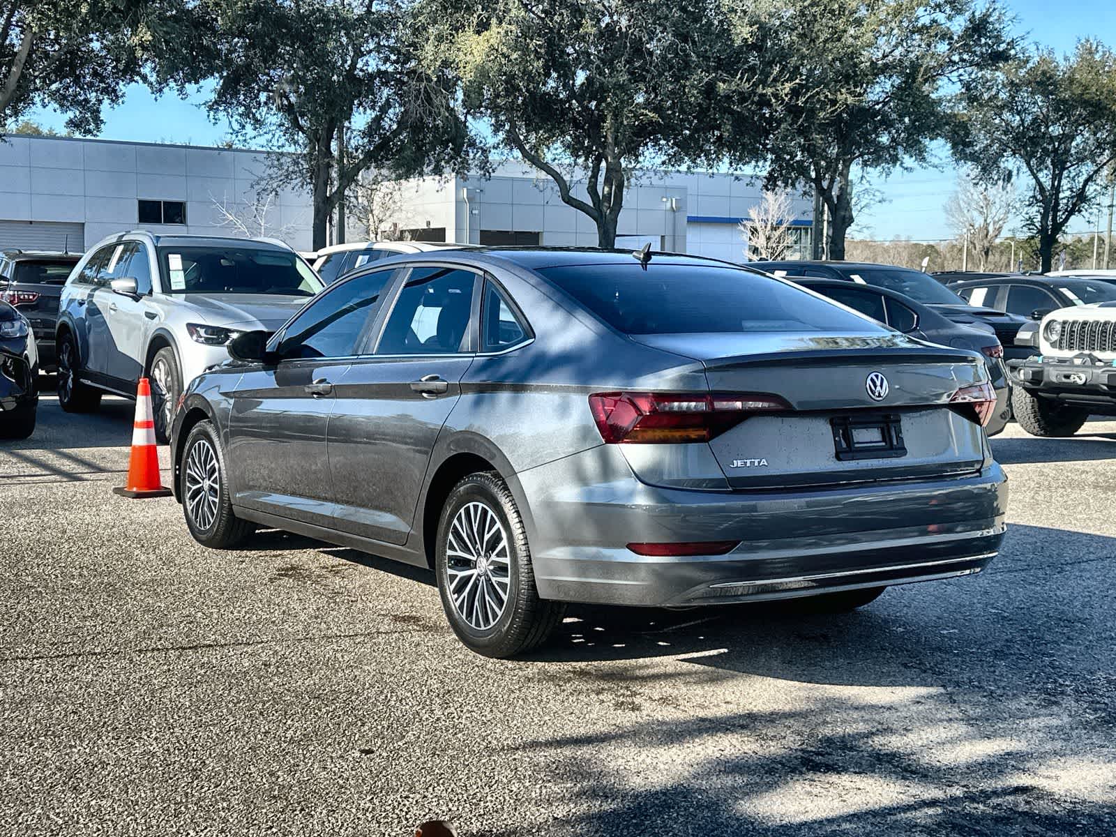 Thumbnail: 2019 Volkswagen Jetta - 4