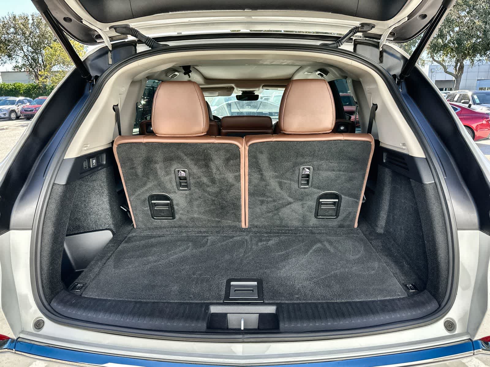 Thumbnail: 2023 Acura MDX - 19