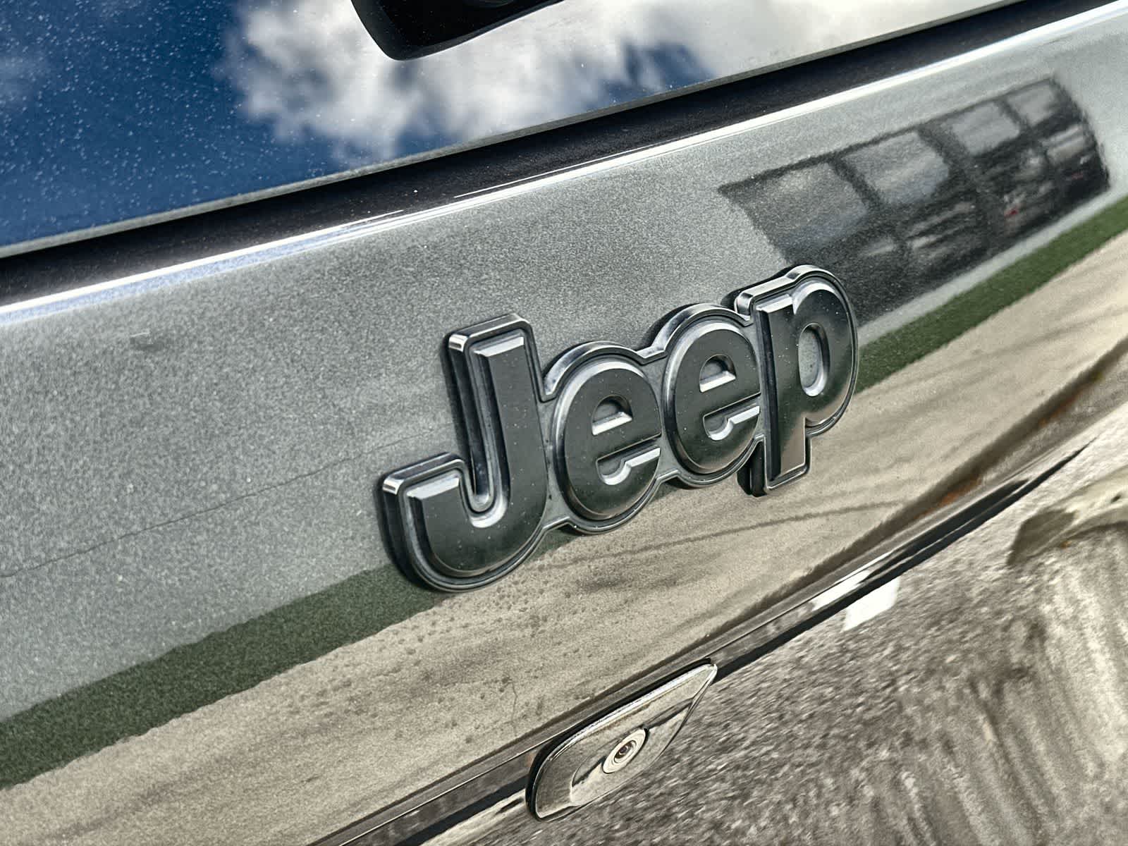 Thumbnail: 2016 Jeep Cherokee - 16