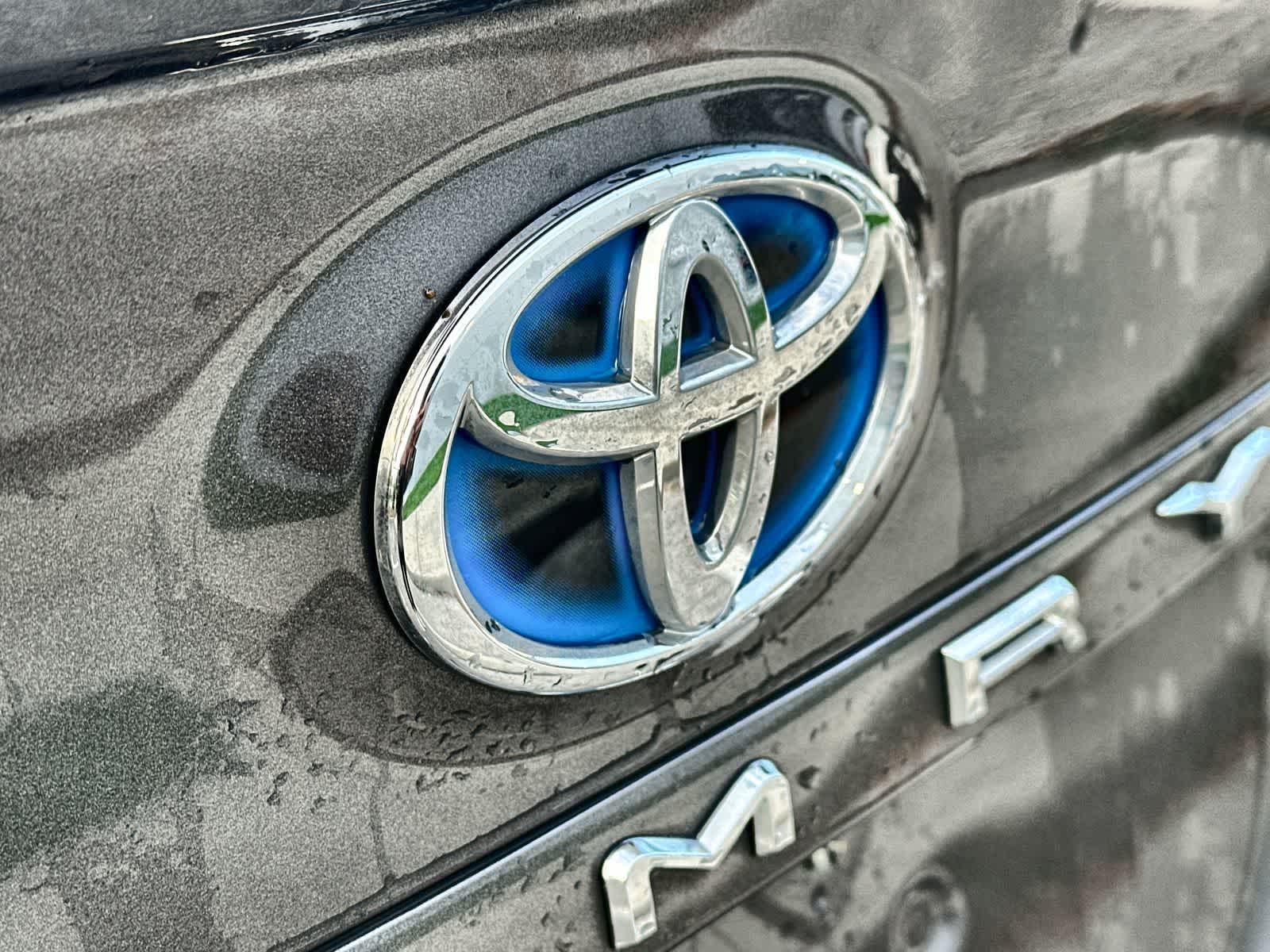 Thumbnail: 2022 Toyota Camry - 16