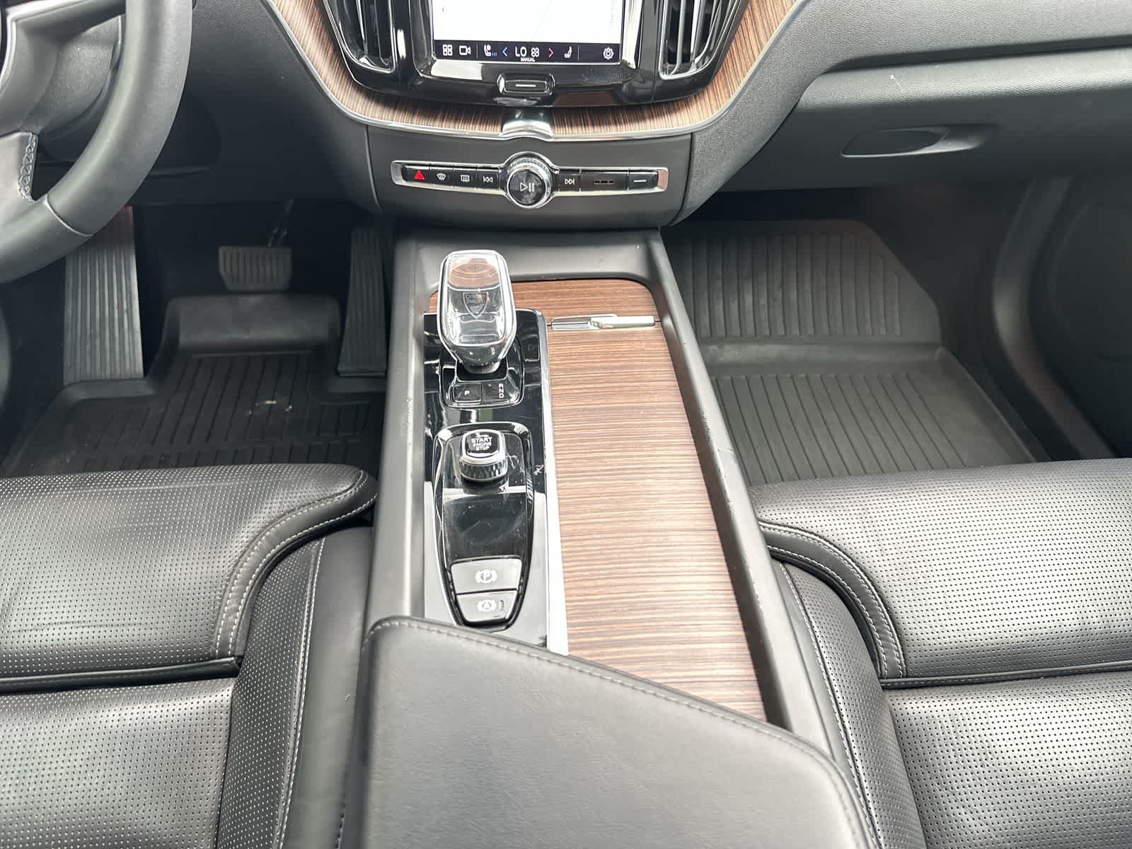 Thumbnail: 2023 Volvo XC60 - 21