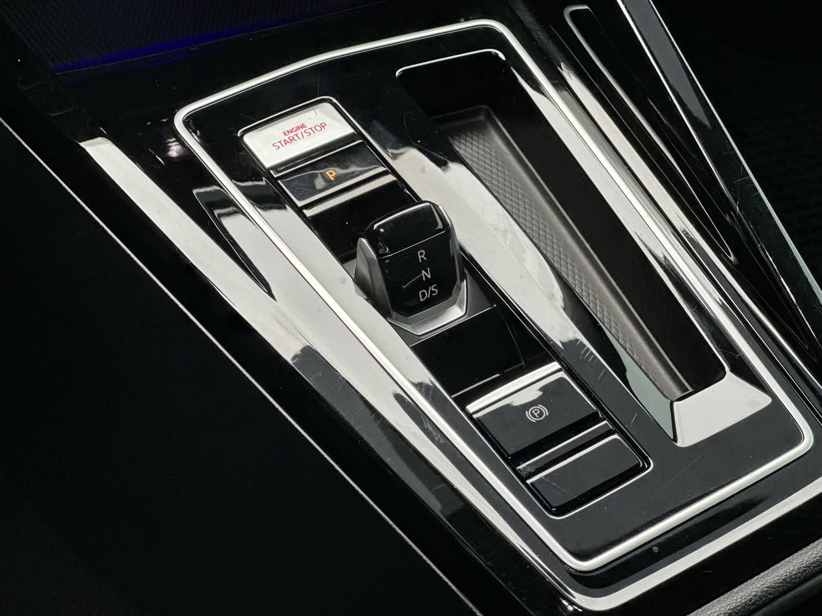Thumbnail: 2024 Volkswagen Golf - 17