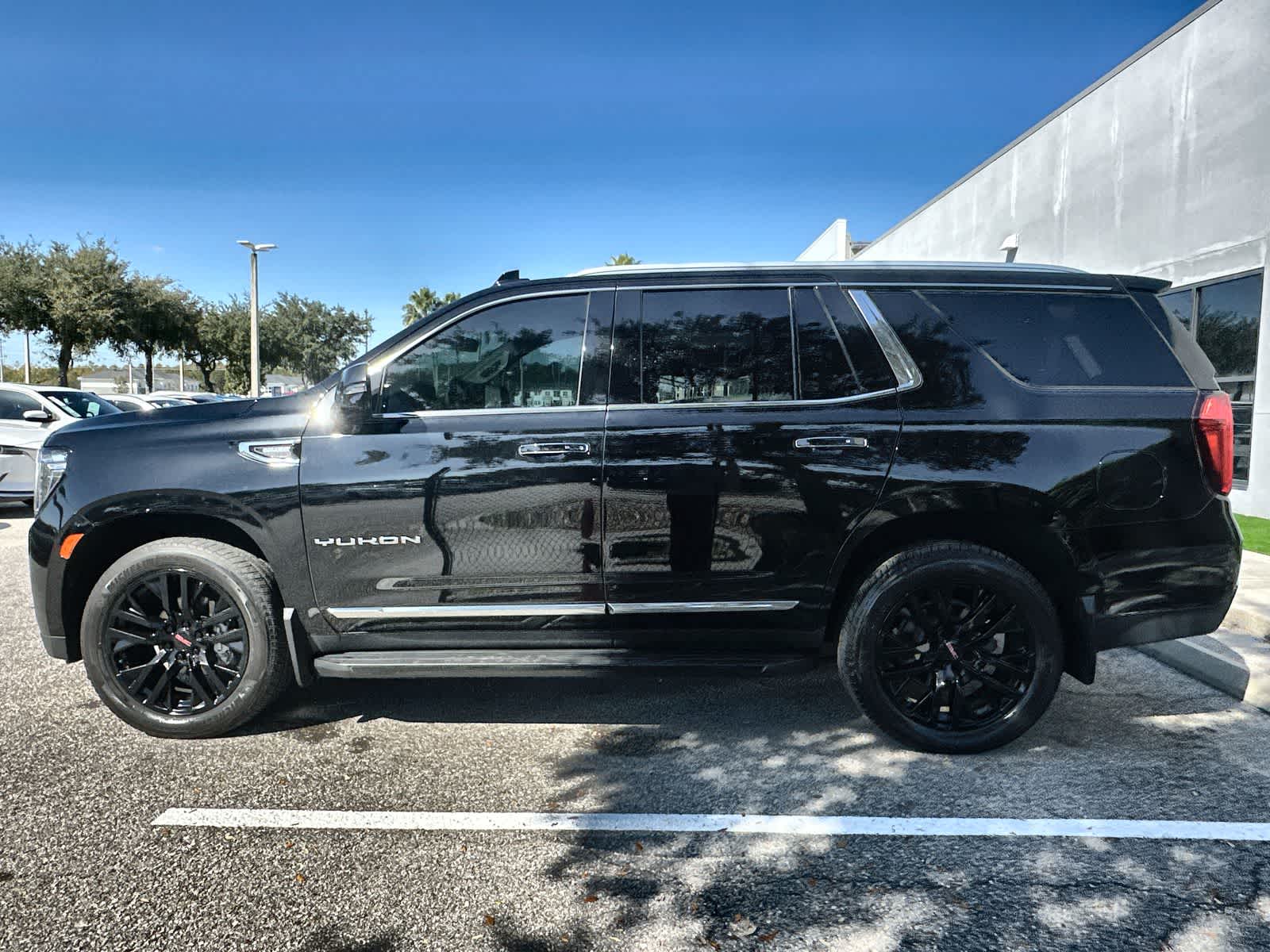 Thumbnail: 2021 GMC Yukon - 3