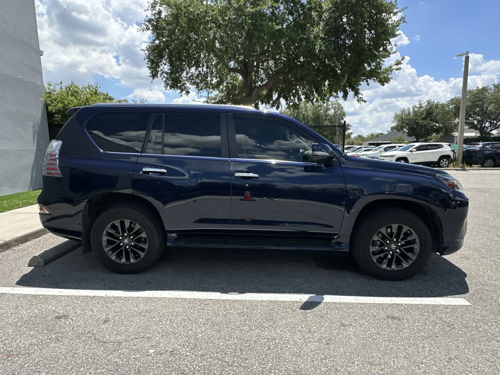 Thumbnail: 2021 Lexus GX - 10