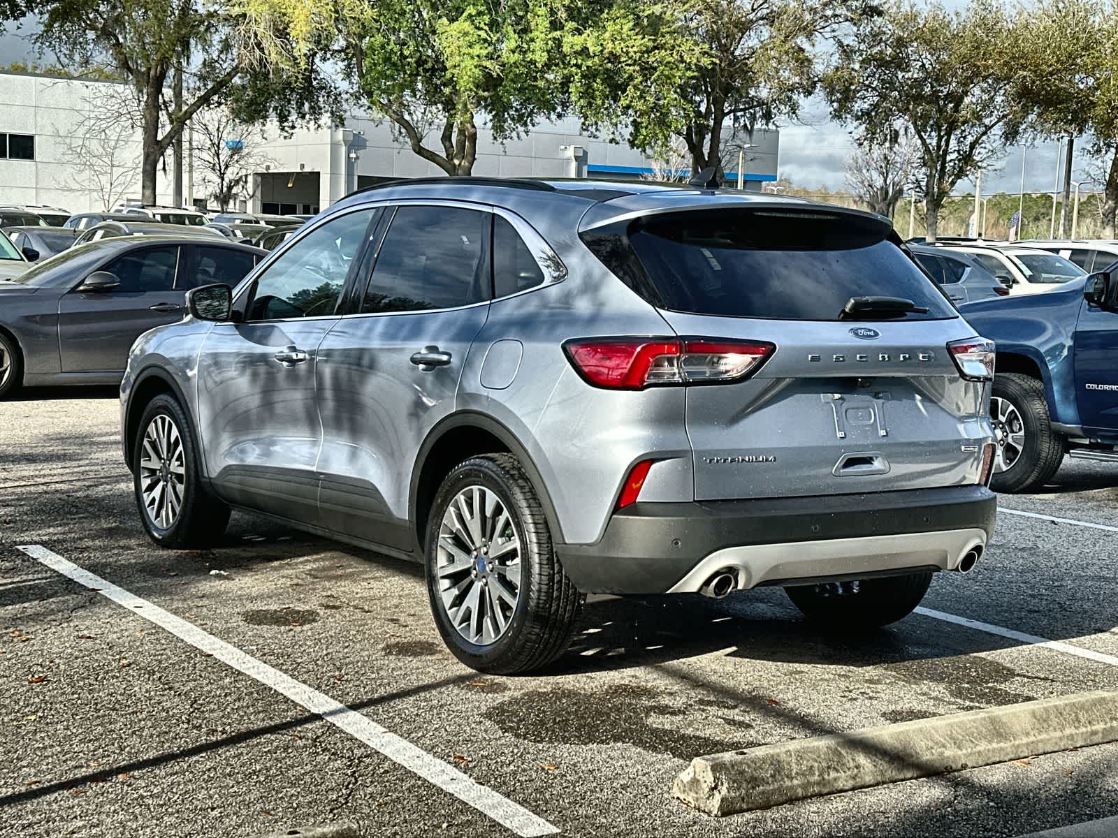 Thumbnail: 2022 Ford Escape - 6