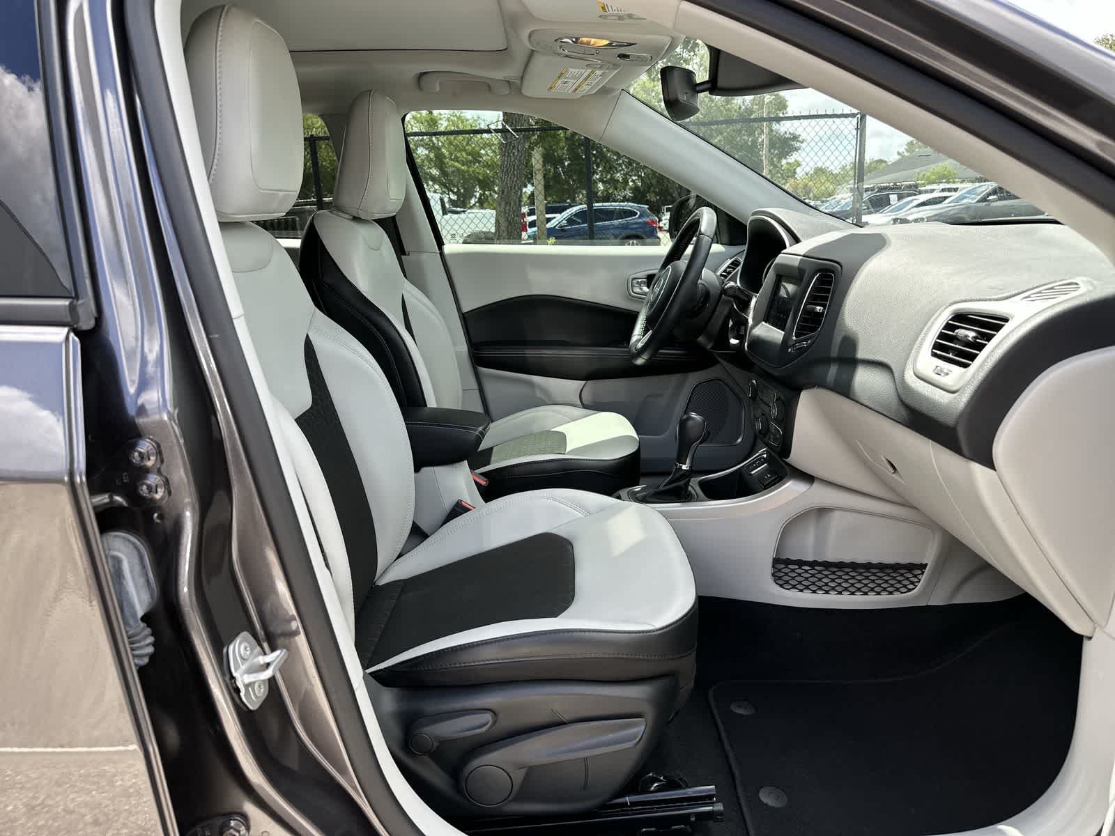 Thumbnail: 2020 Jeep Compass - 9