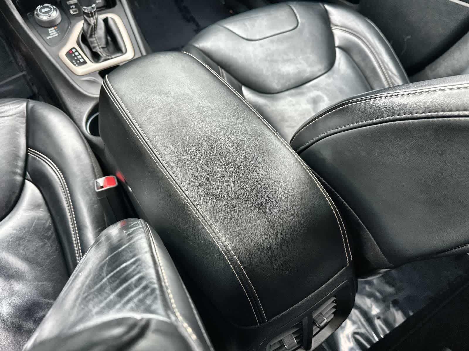 Thumbnail: 2017 Jeep Cherokee - 22