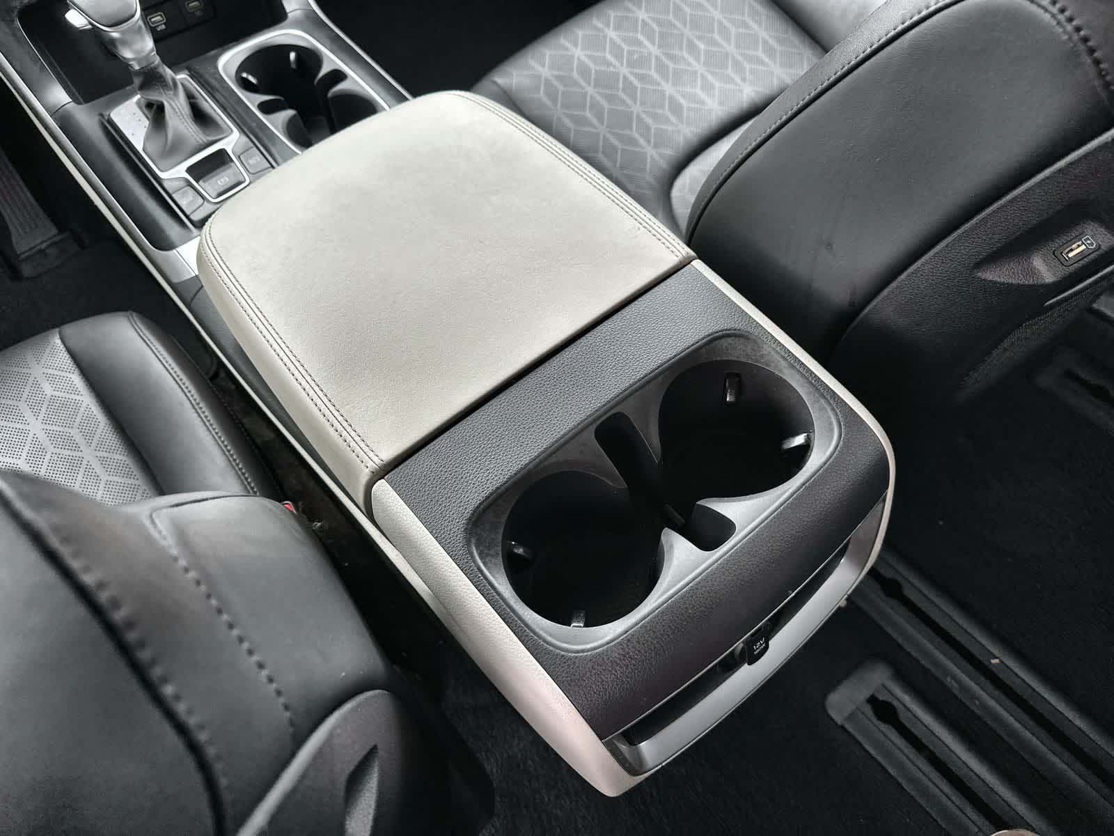 Thumbnail: 2024 Kia Carnival - 16