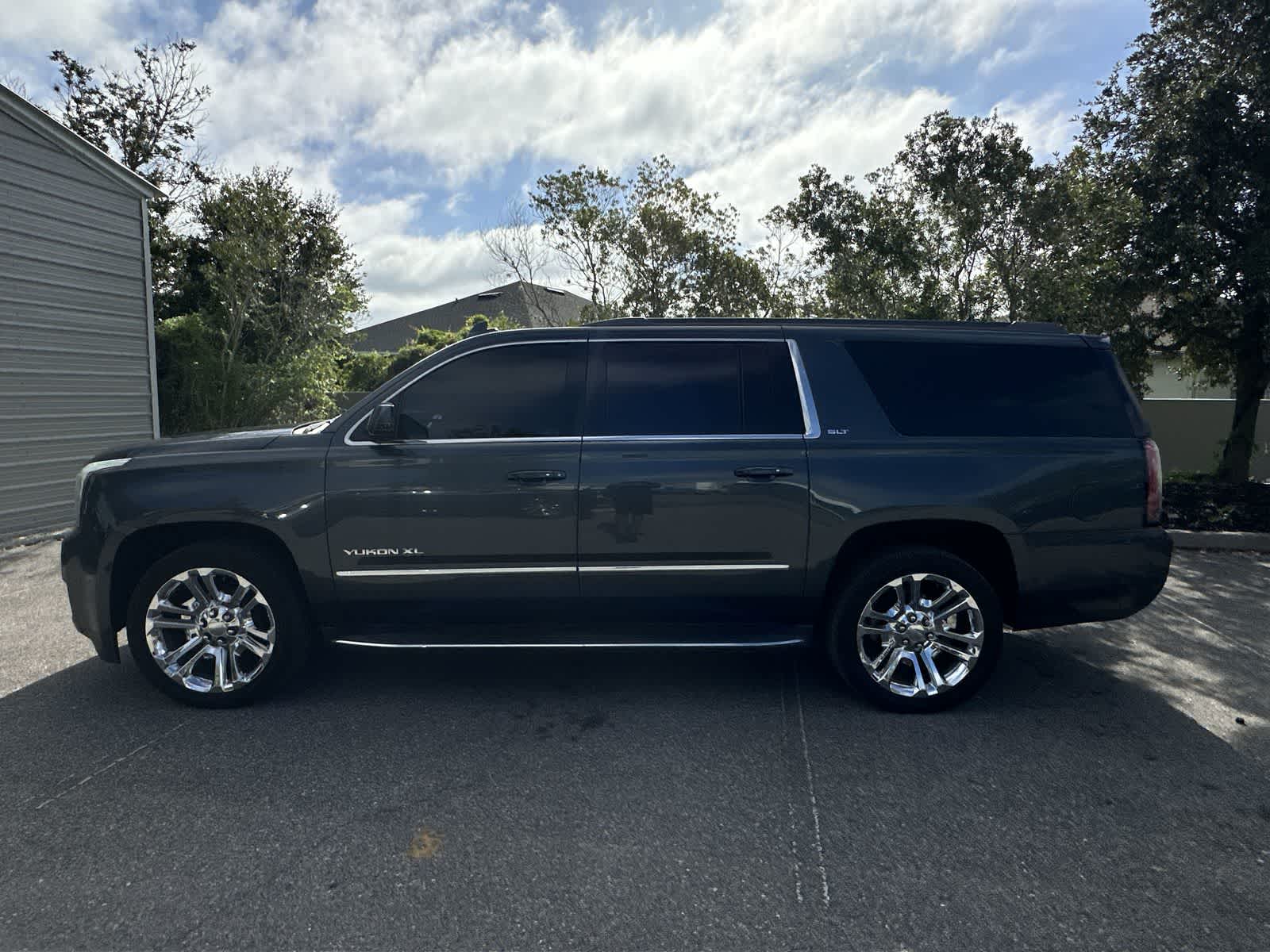 Thumbnail: 2019 GMC Yukon XL - 3