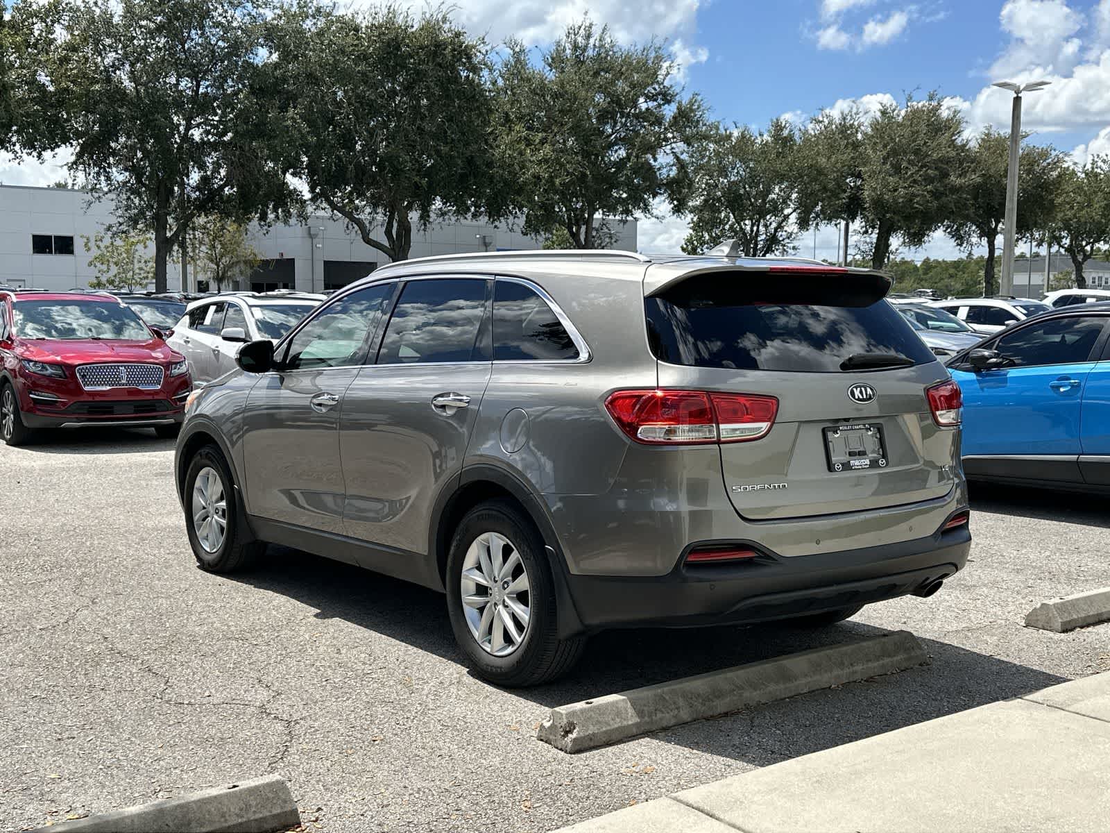 Thumbnail: 2018 Kia Sorento - 4