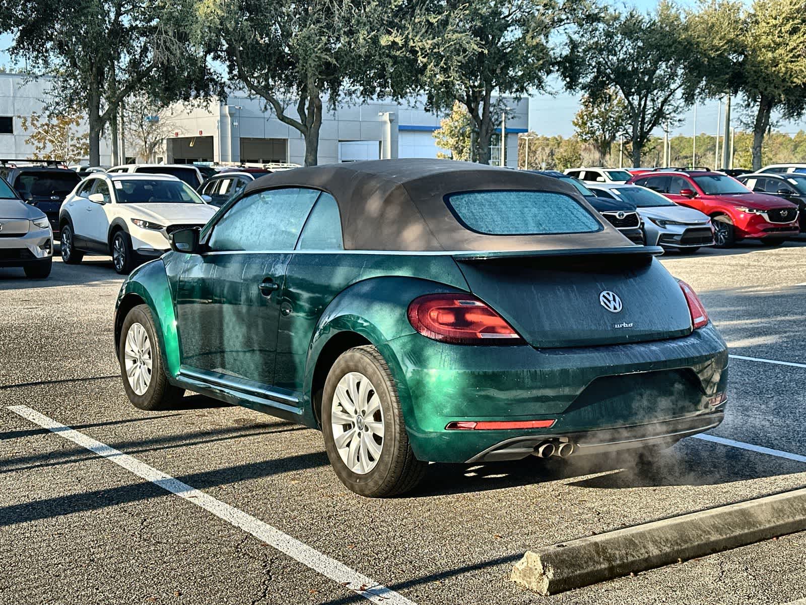 Thumbnail: 2017 Volkswagen Beetle - 4