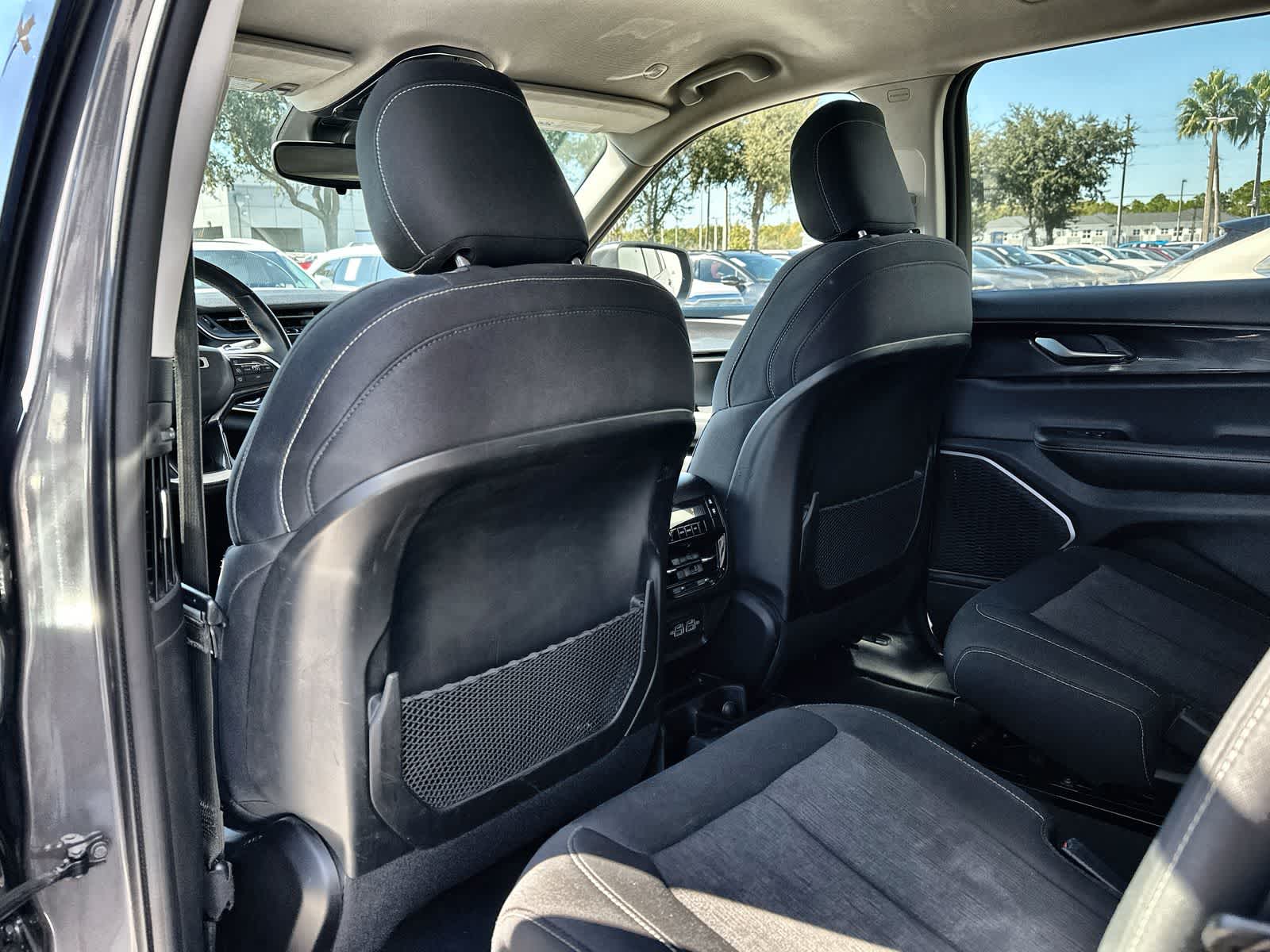 Thumbnail: 2022 Jeep Grand Cherokee L - 12