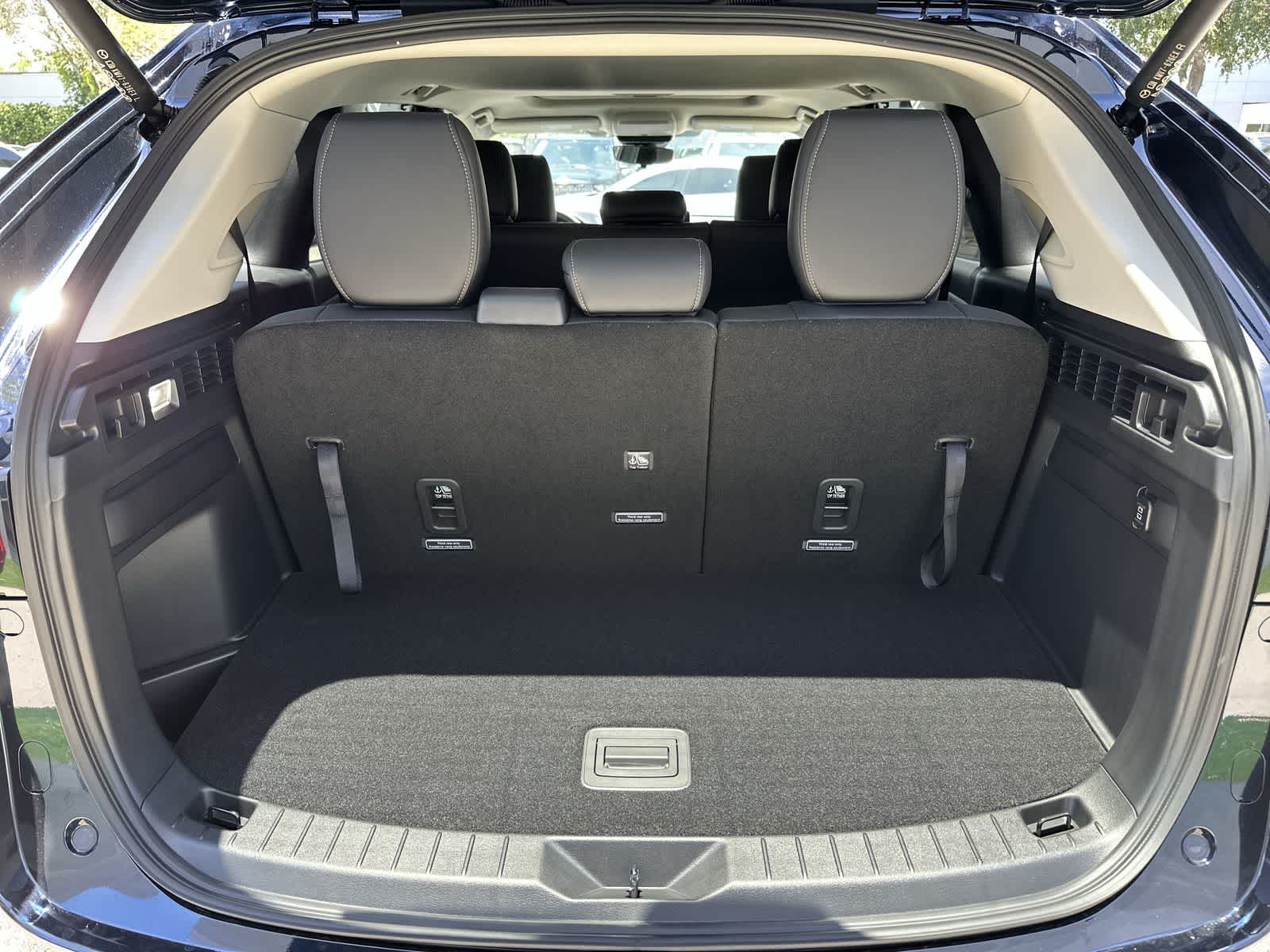 Thumbnail: 2026 Mazda CX-90 - 17