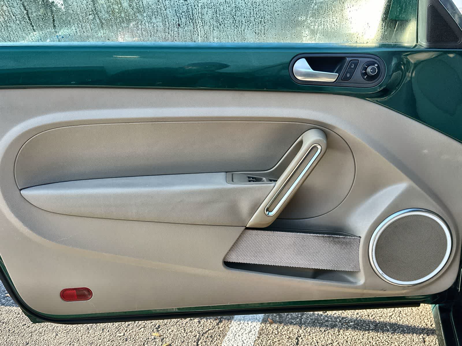 Thumbnail: 2017 Volkswagen Beetle - 9