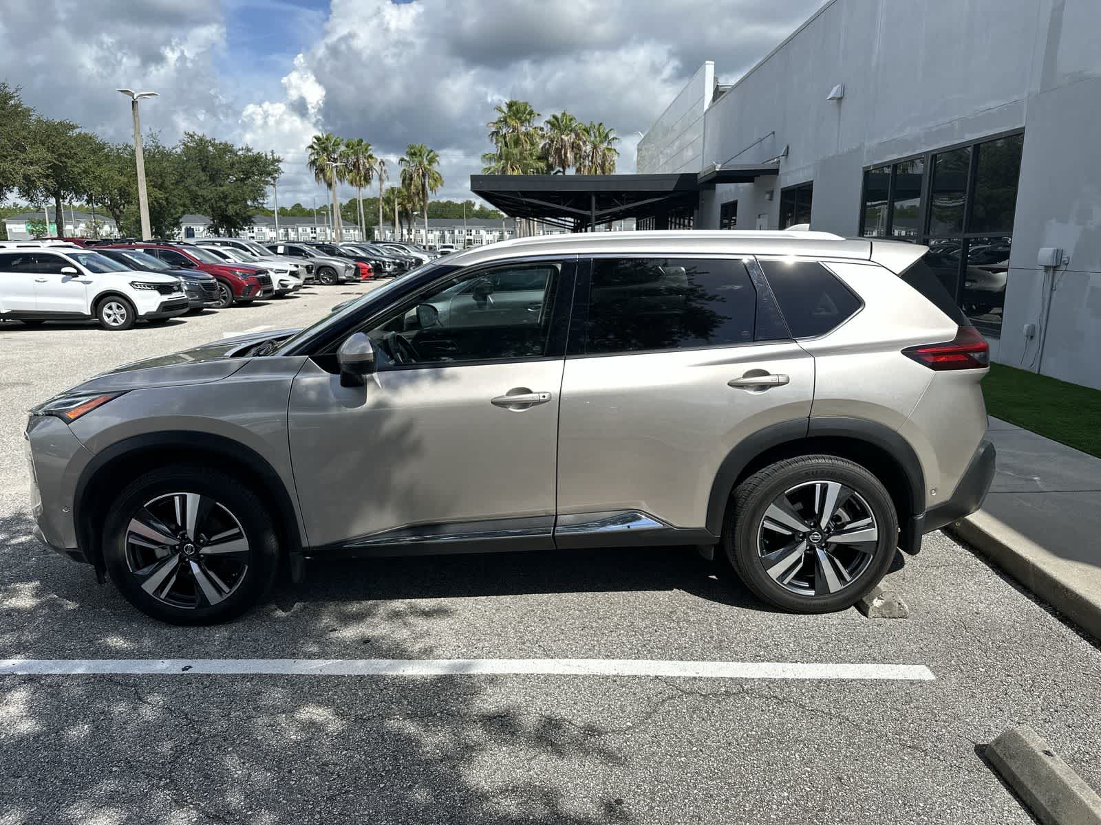 Thumbnail: 2021 Nissan Rogue - 5