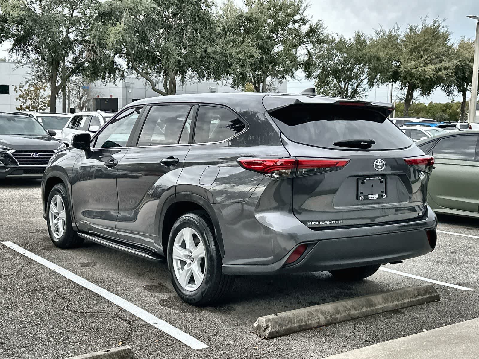 Thumbnail: 2023 Toyota Highlander - 4