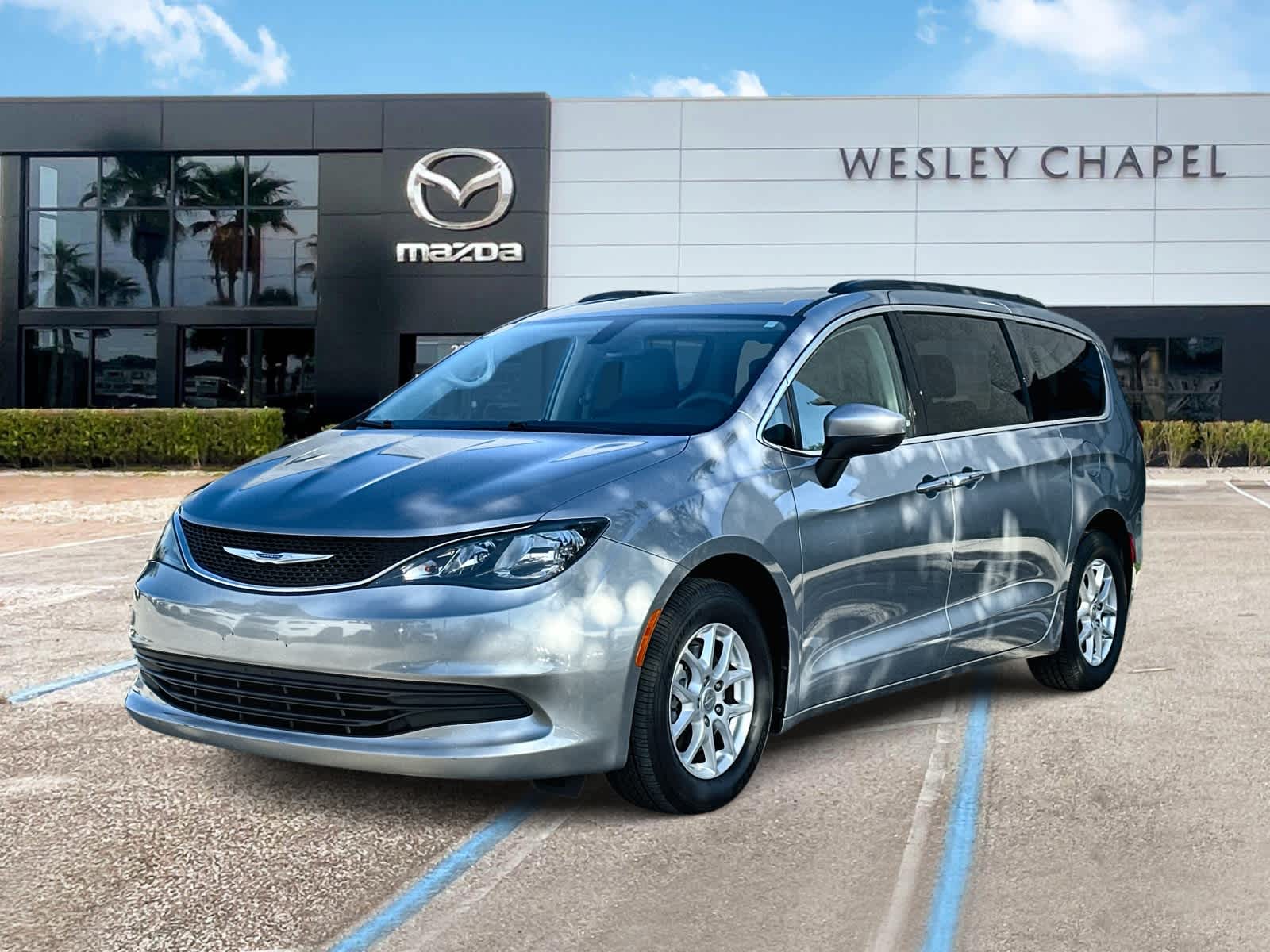 2020 Chrysler Voyager's photo