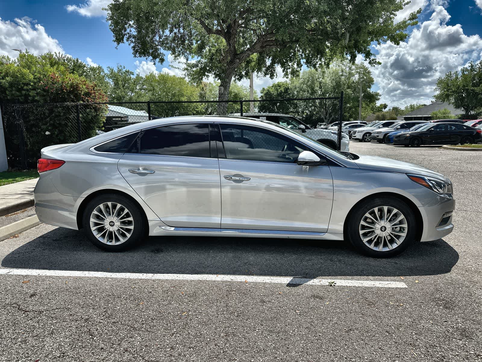 Thumbnail: 2015 Hyundai Sonata - 10