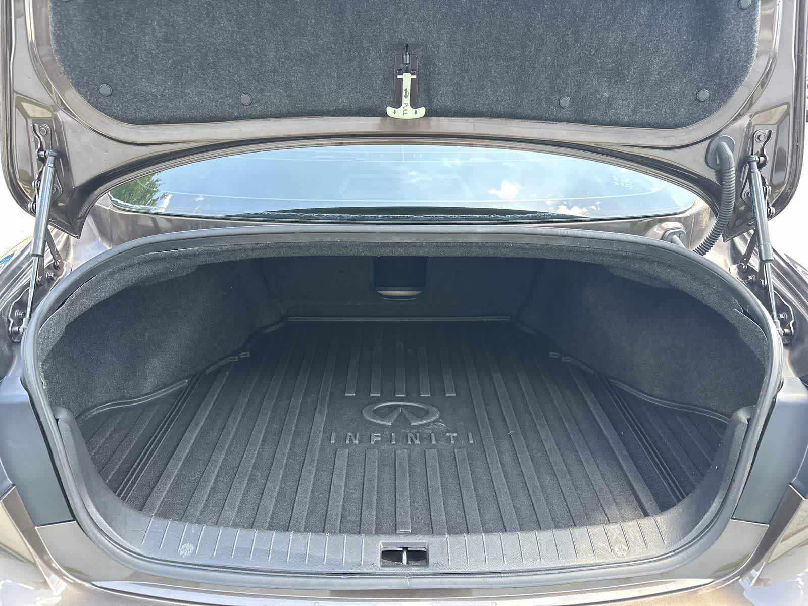 Thumbnail: 2014 INFINITI Q50 - 19