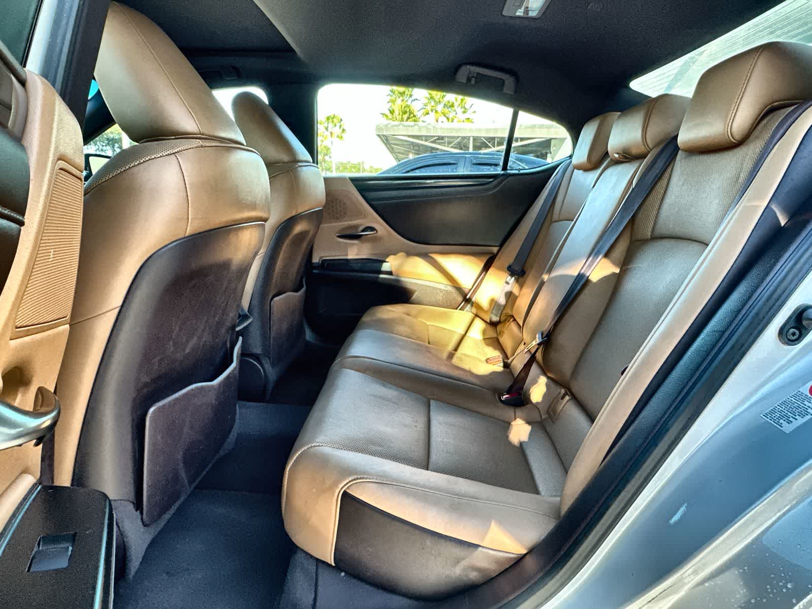 Thumbnail: 2019 Lexus ES - 11