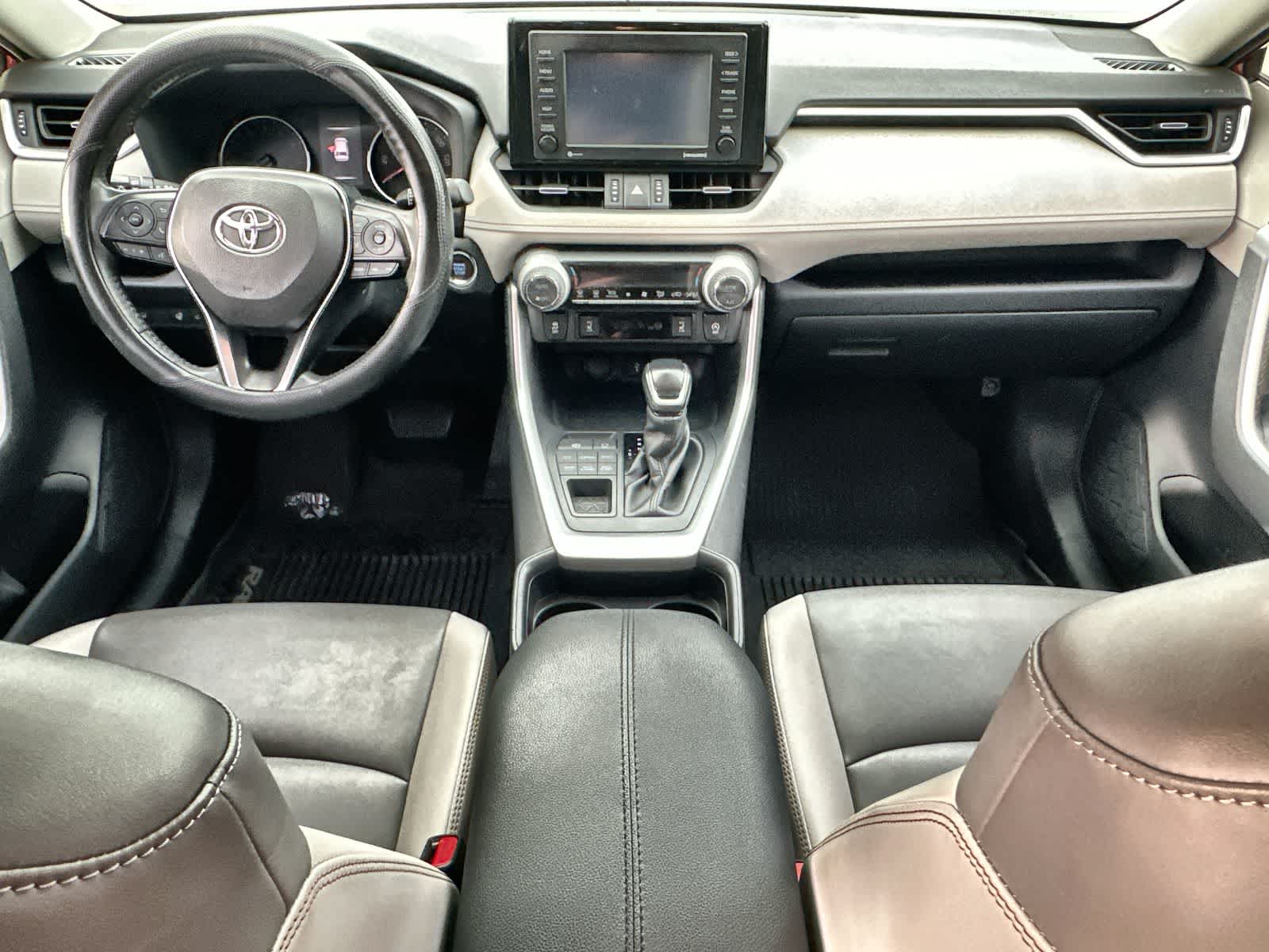 Thumbnail: 2020 Toyota RAV4 - 10