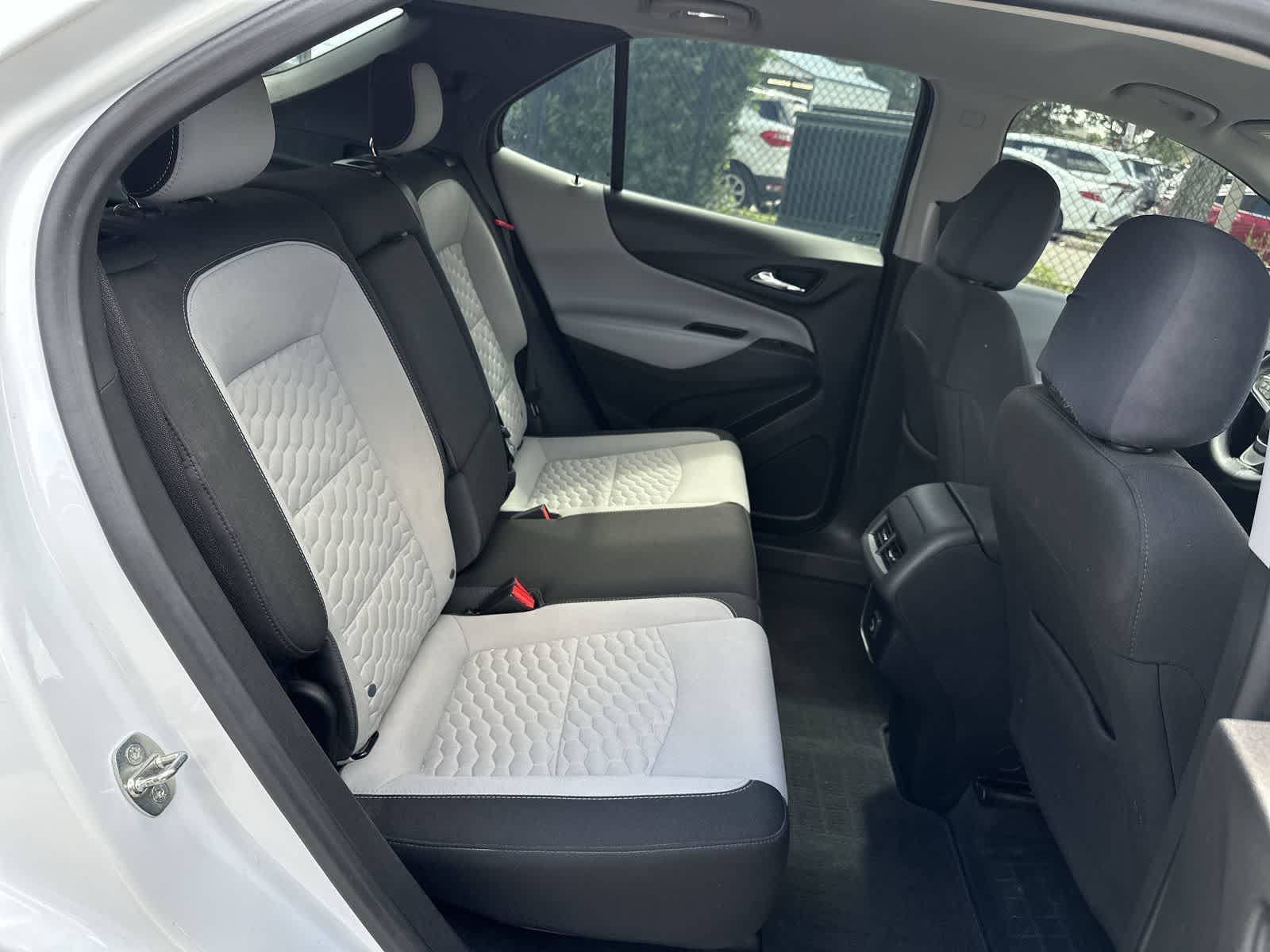 2020 Chevrolet Equinox LS 13