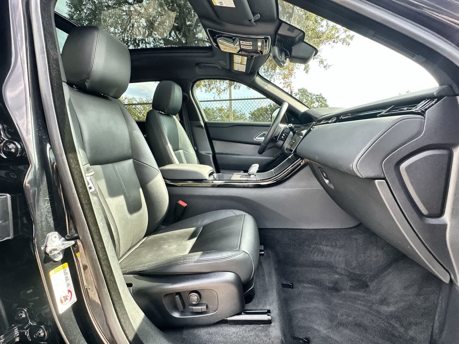 Thumbnail: 2025 Land Rover Range Rover Velar - 14