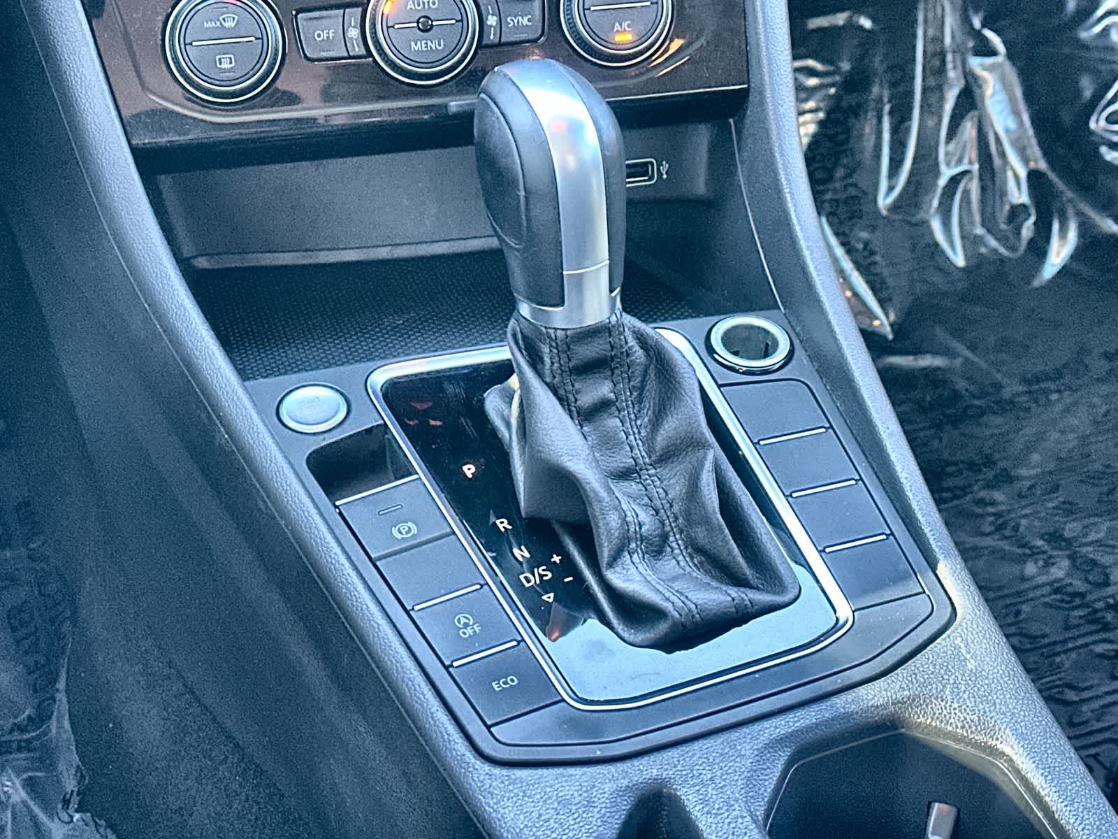 Thumbnail: 2019 Volkswagen Jetta - 24