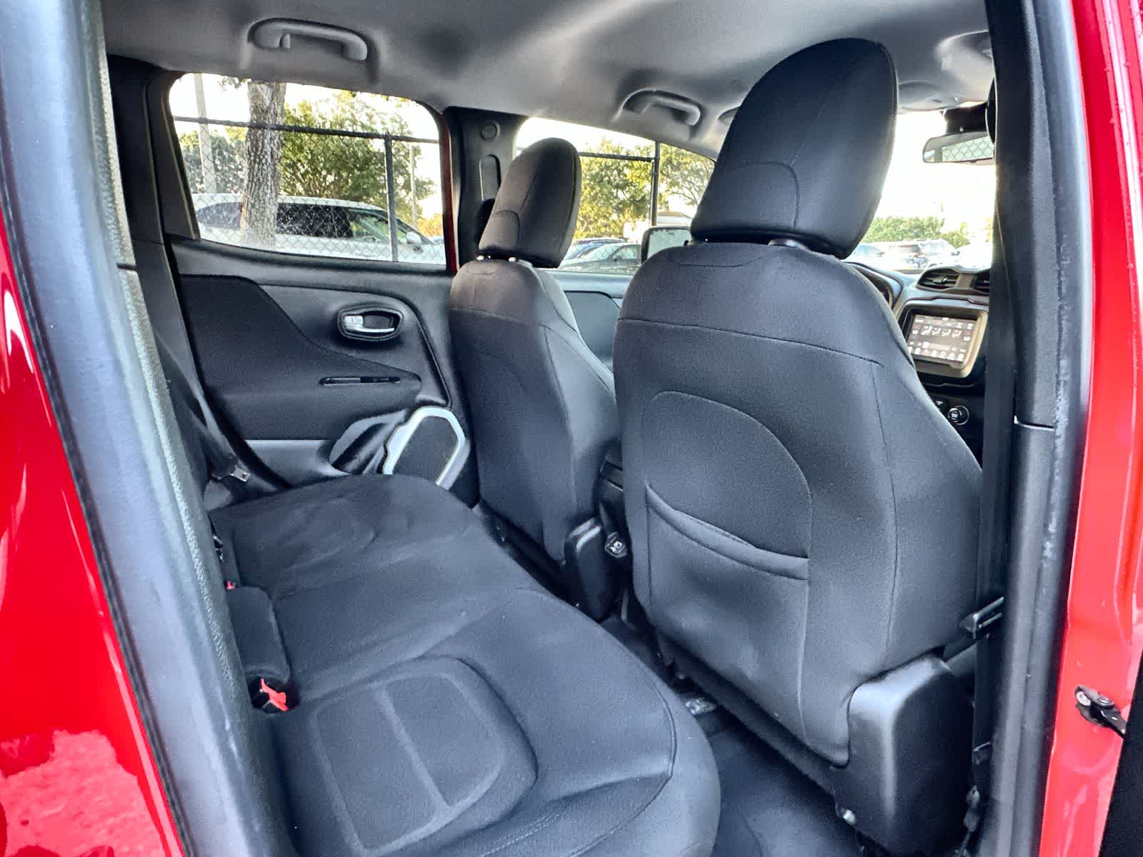 Thumbnail: 2018 Jeep Renegade - 18