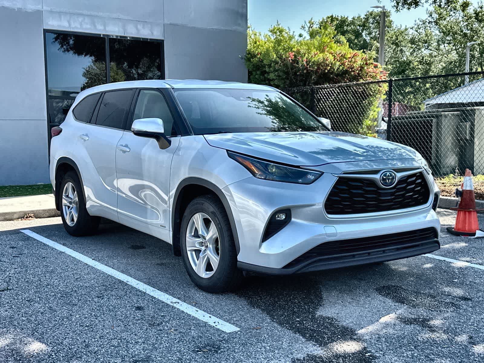 Thumbnail: 2022 Toyota Highlander - 10